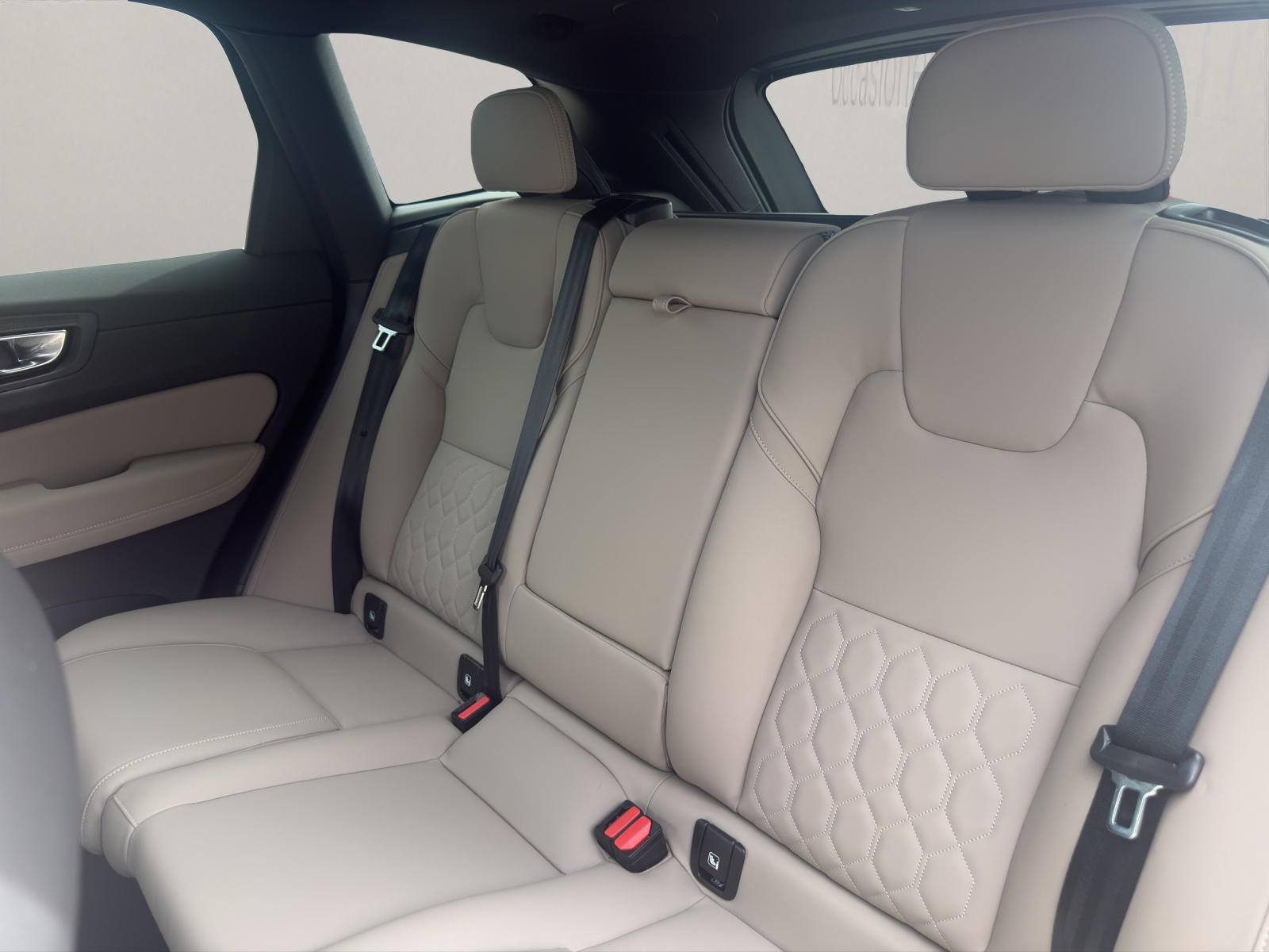 VOLVO XC60 2.0 B5 MH Plus Dark AWD-image-11