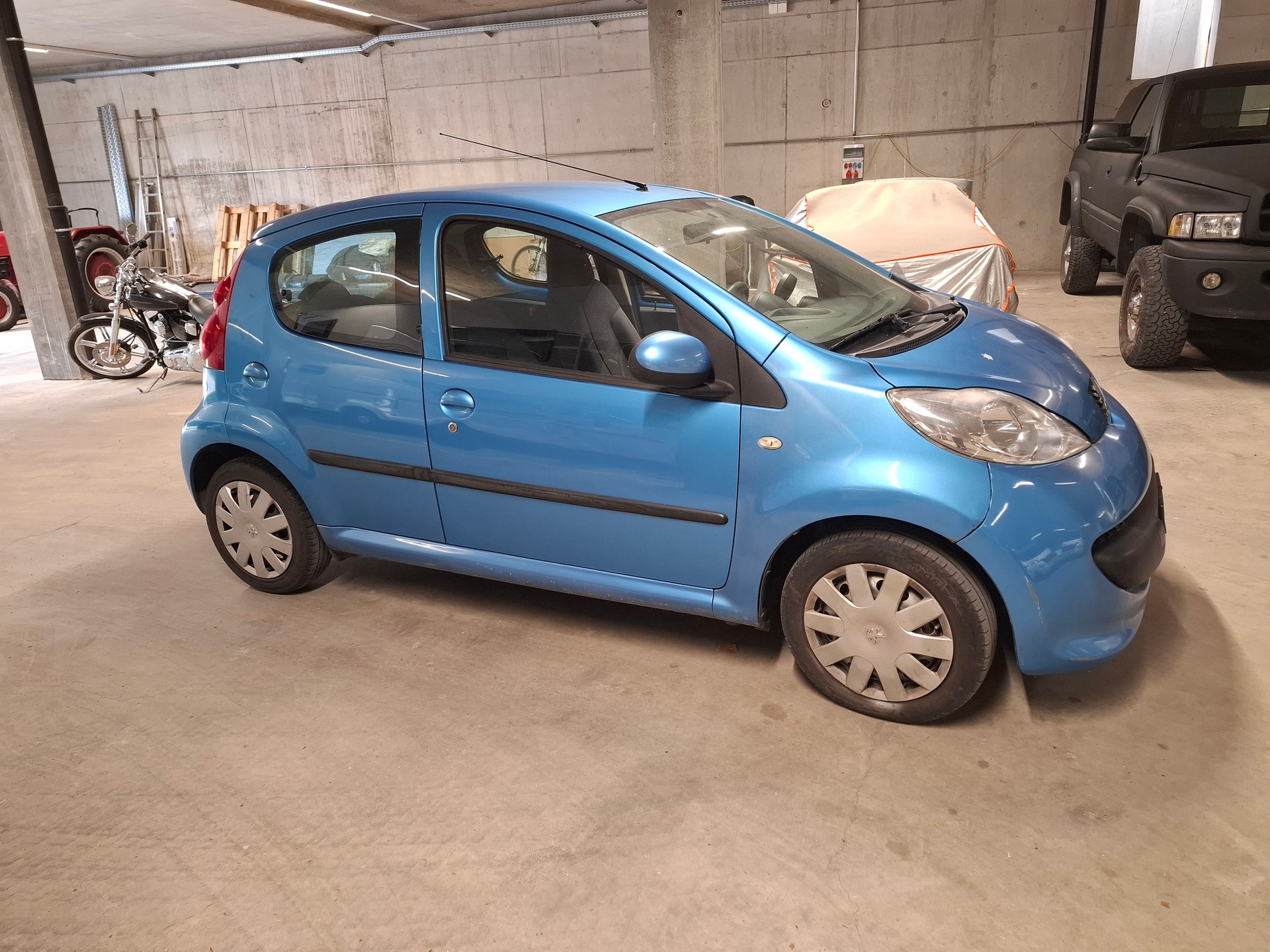 PEUGEOT 107 1.0 Trendy-image-1