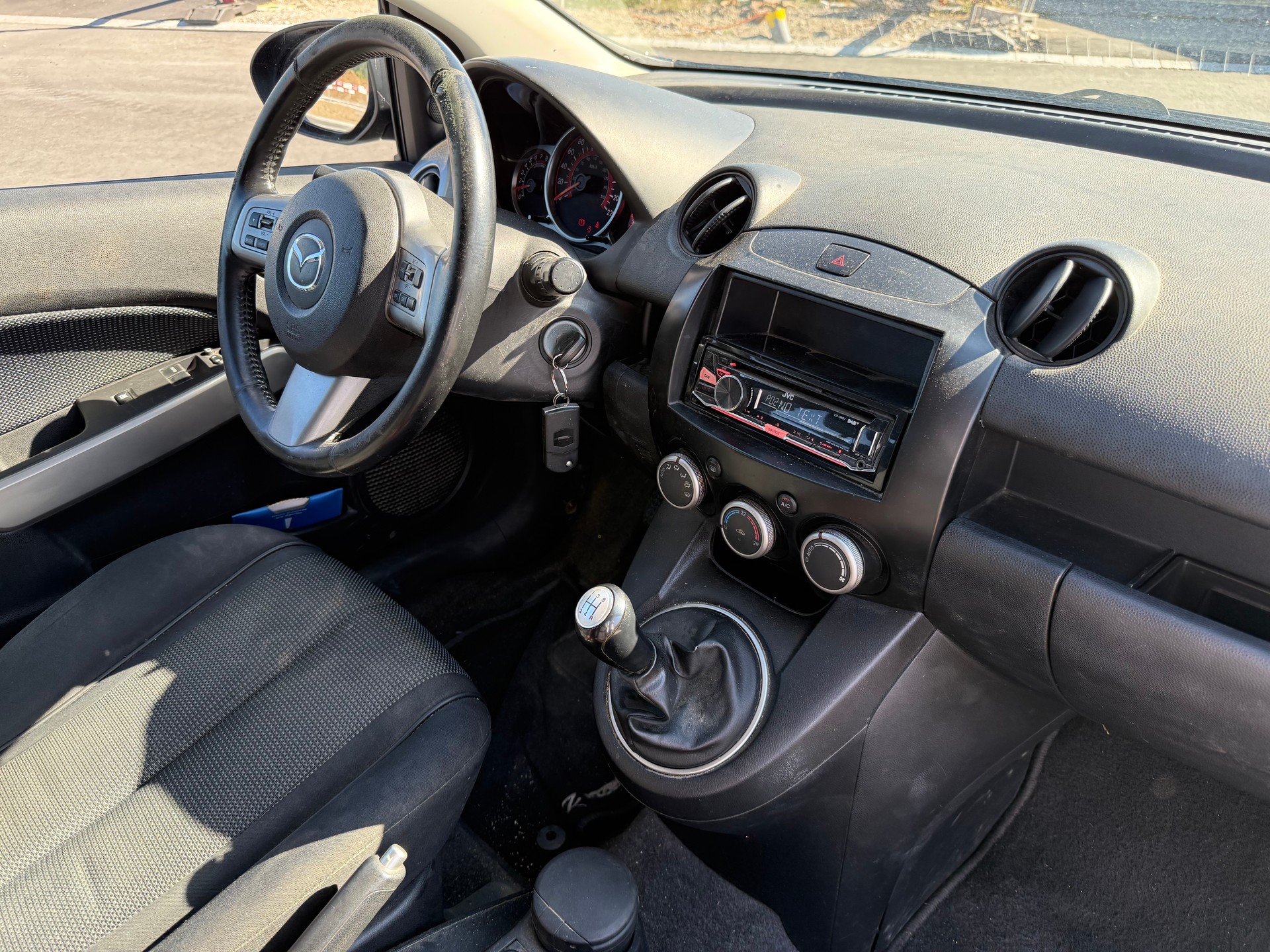 MAZDA 2 1.5i 16V Sport-image-10