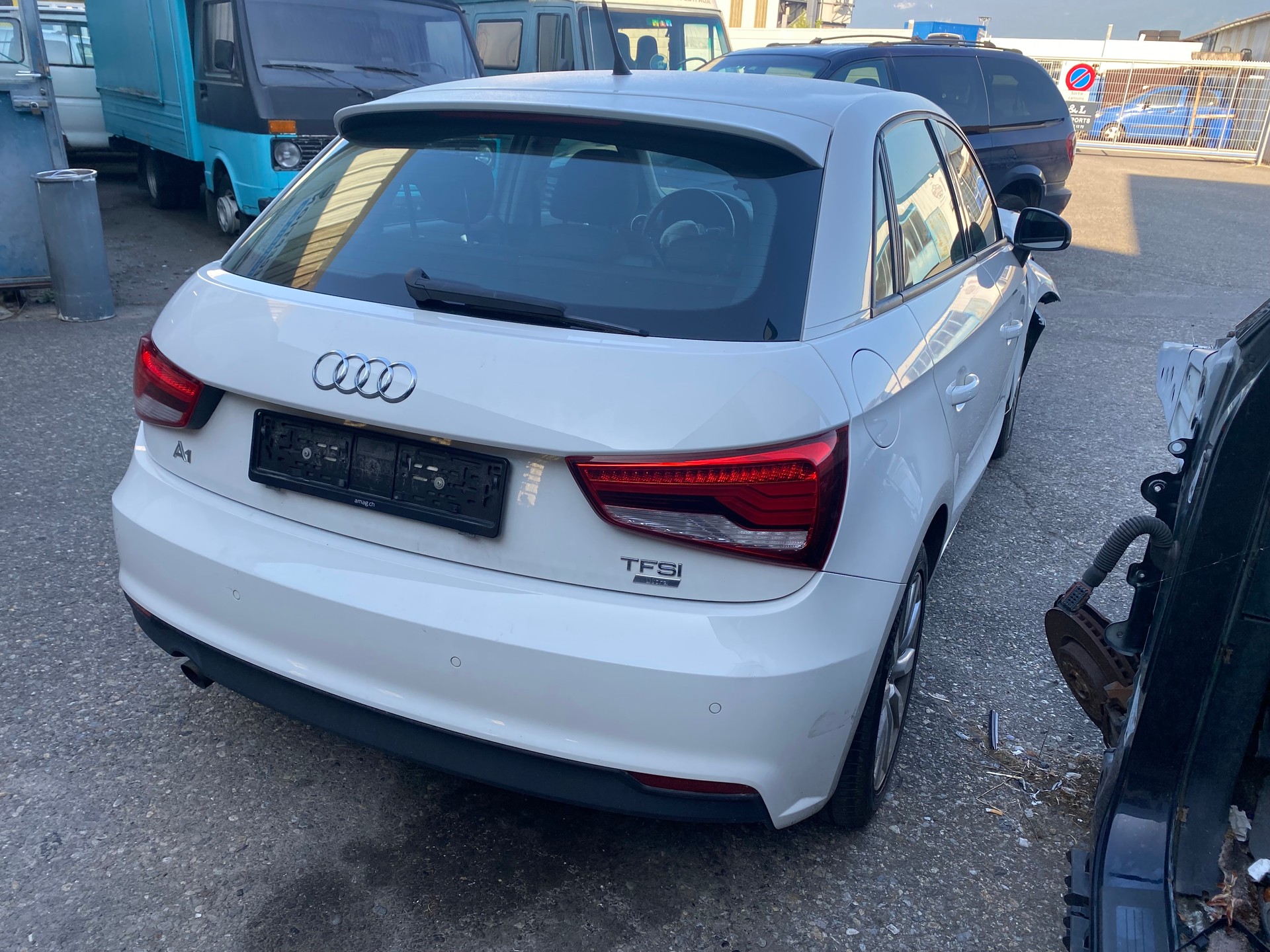 AUDI A1 Sportback 1.0 TFSI Sport-image-3