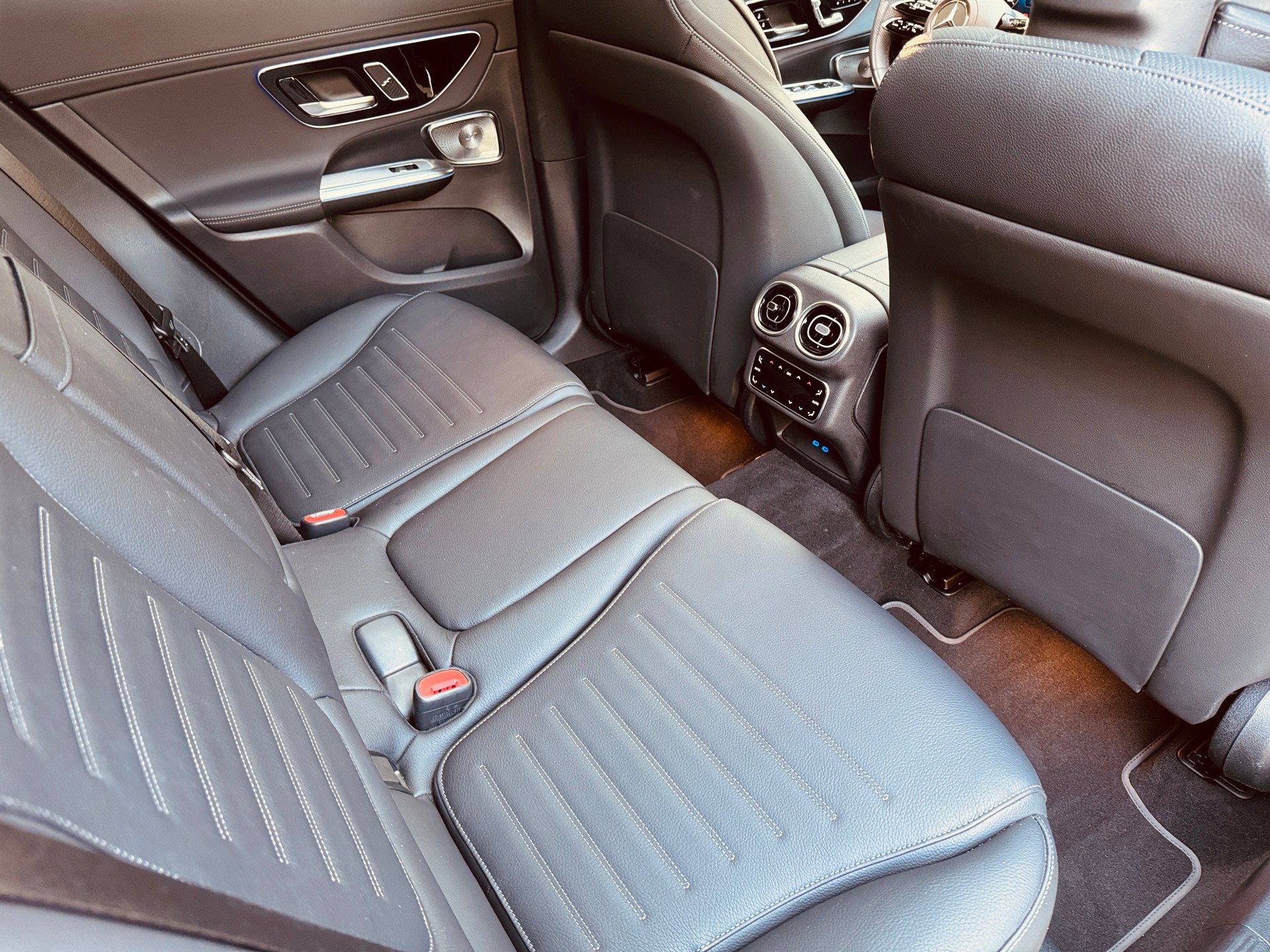 MERCEDES-BENZ GLC 300 e 4Matic EQ Star 9G-Tronic-image-13