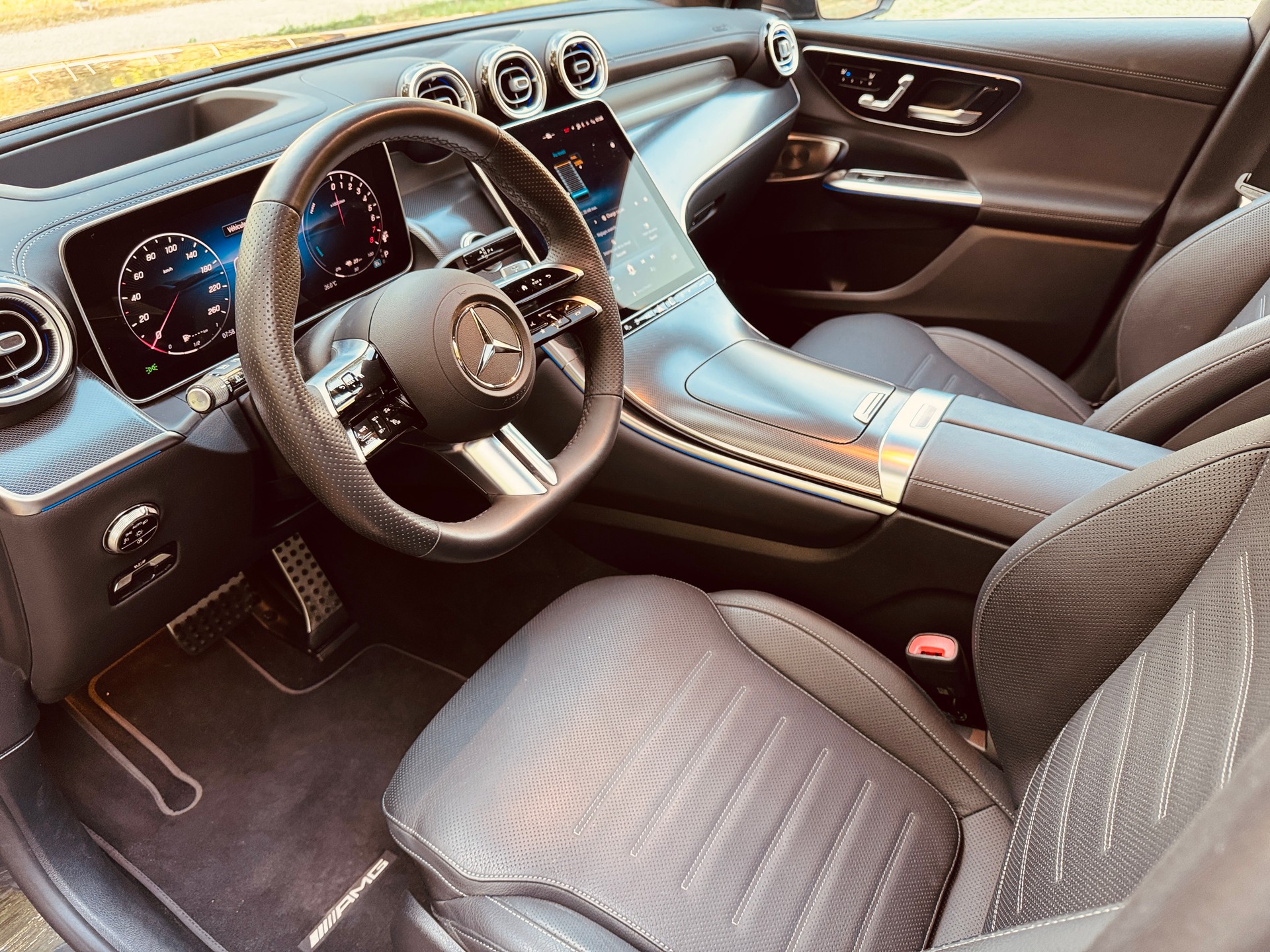 MERCEDES-BENZ GLC 300 e 4Matic EQ Star 9G-Tronic-image-3