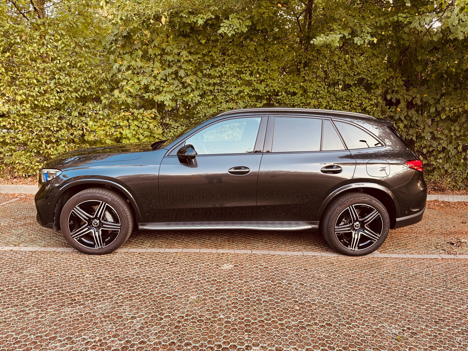 MERCEDES-BENZ GLC 300 e 4Matic EQ Star 9G-Tronic-image-8