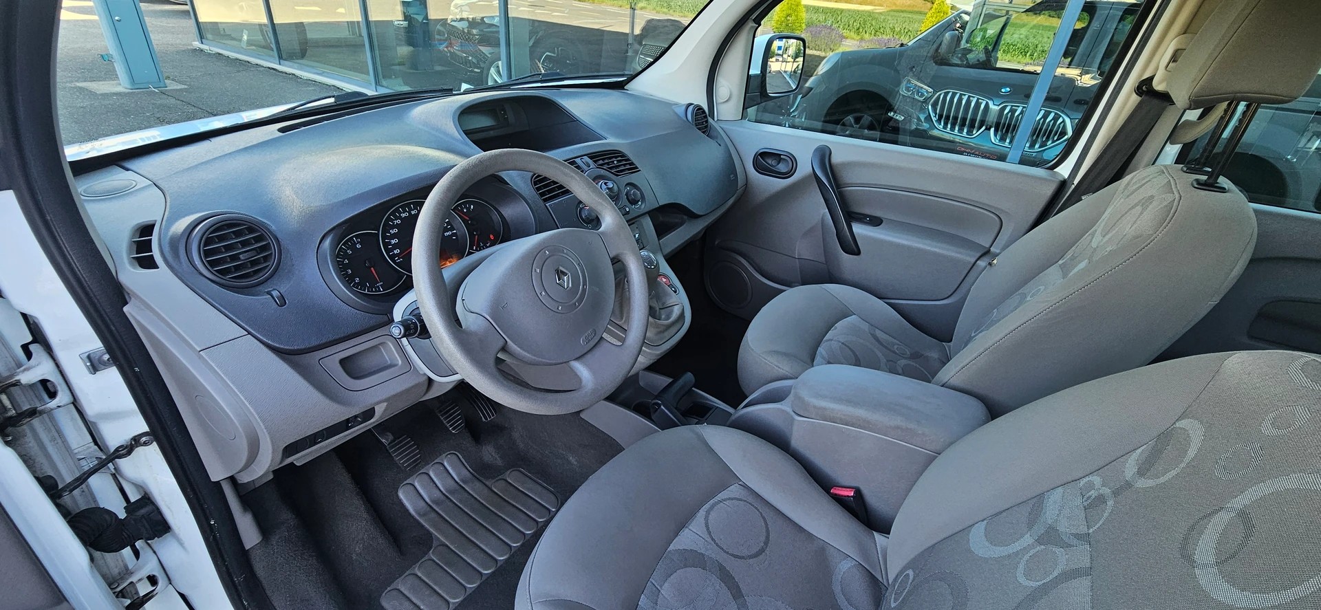 RENAULT Kangoo 1.6 16V Authentique-image-6