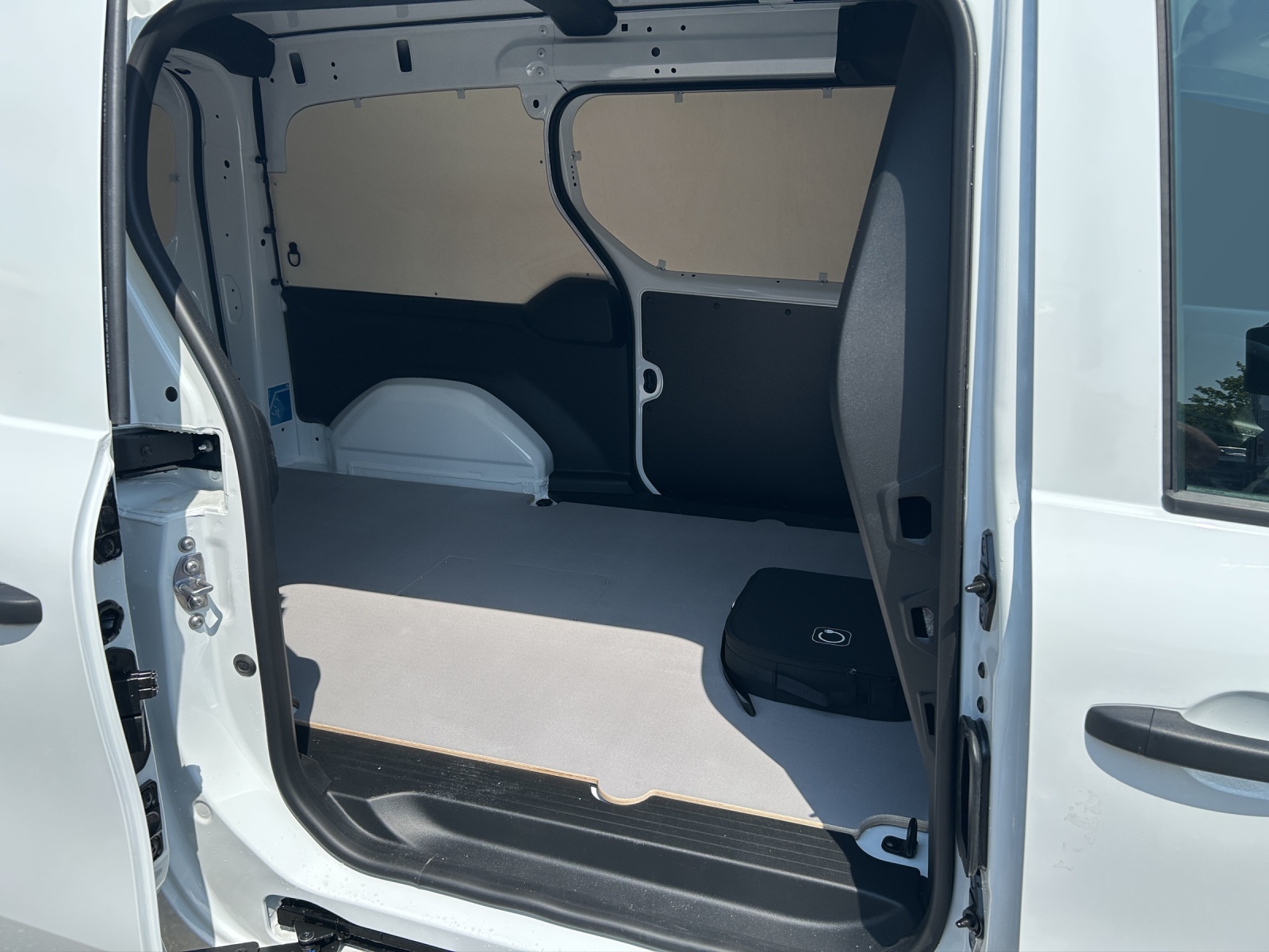 MERCEDES-BENZ eCitan 45kWh Base Lang-image-10