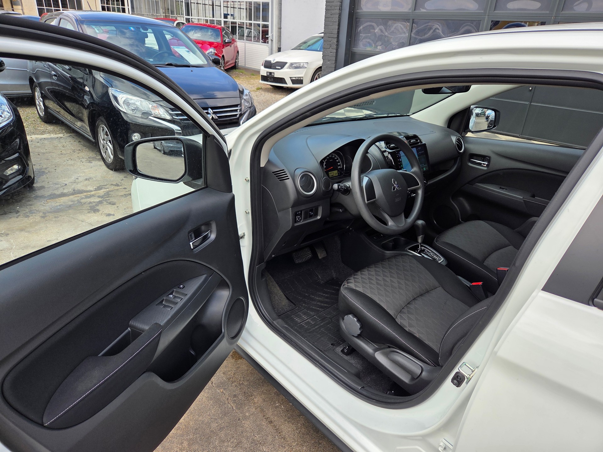 MITSUBISHI Space Star 1.2 CVT Value-image-10