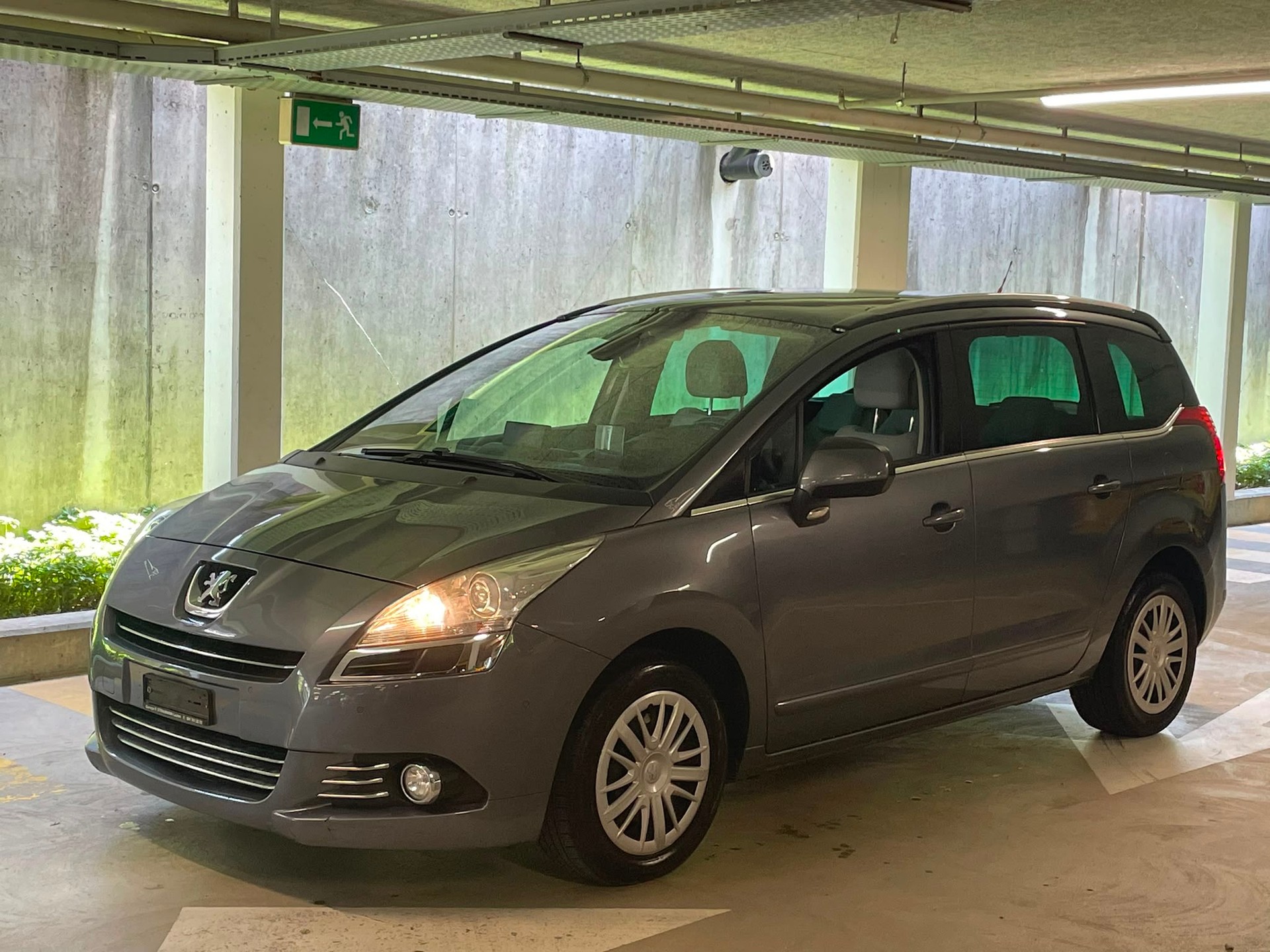 PEUGEOT 5008 1.6 16V T Sport Pack-image-0