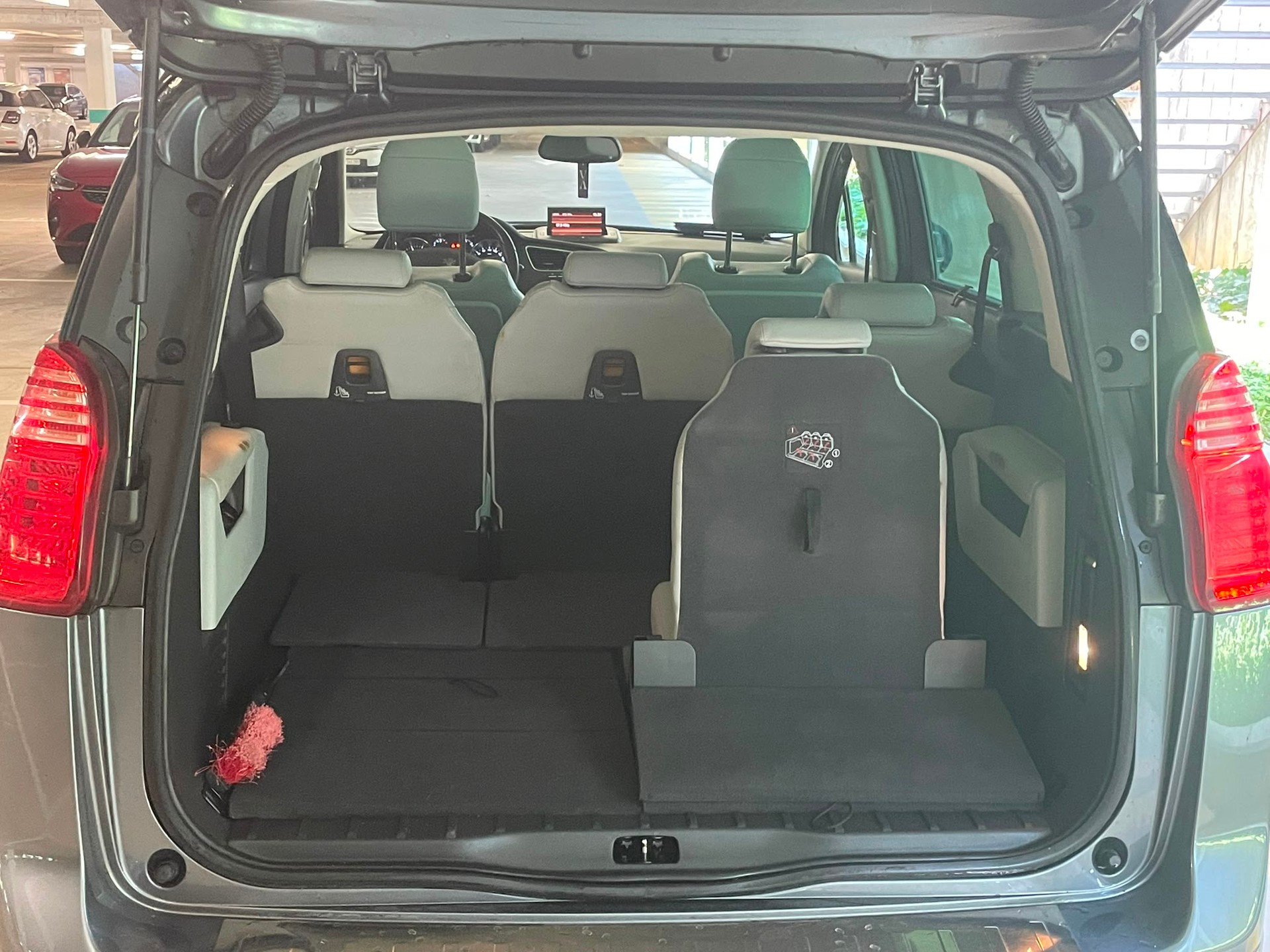 PEUGEOT 5008 1.6 16V T Sport Pack-image-4