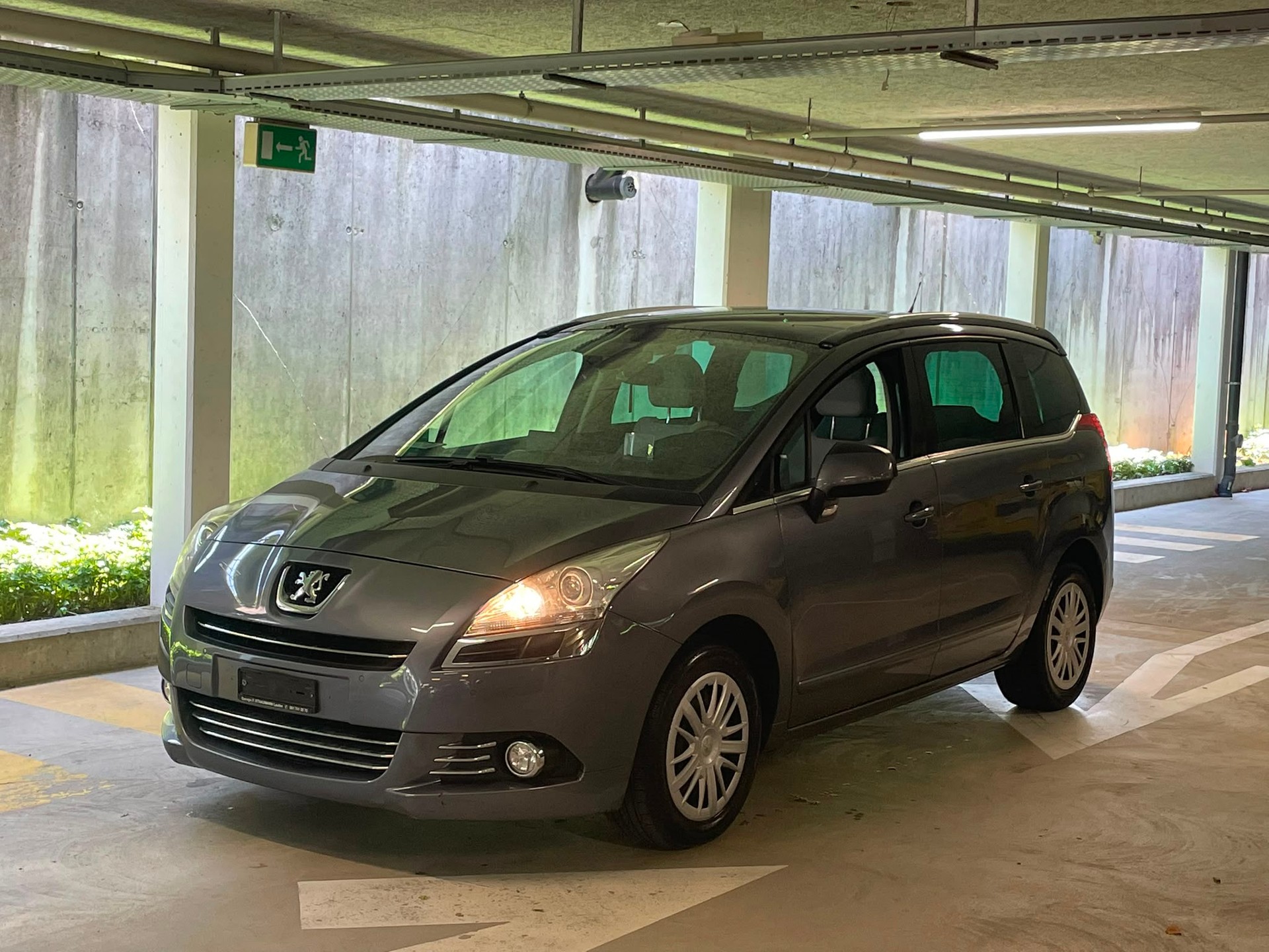 PEUGEOT 5008 1.6 16V T Sport Pack-image-1
