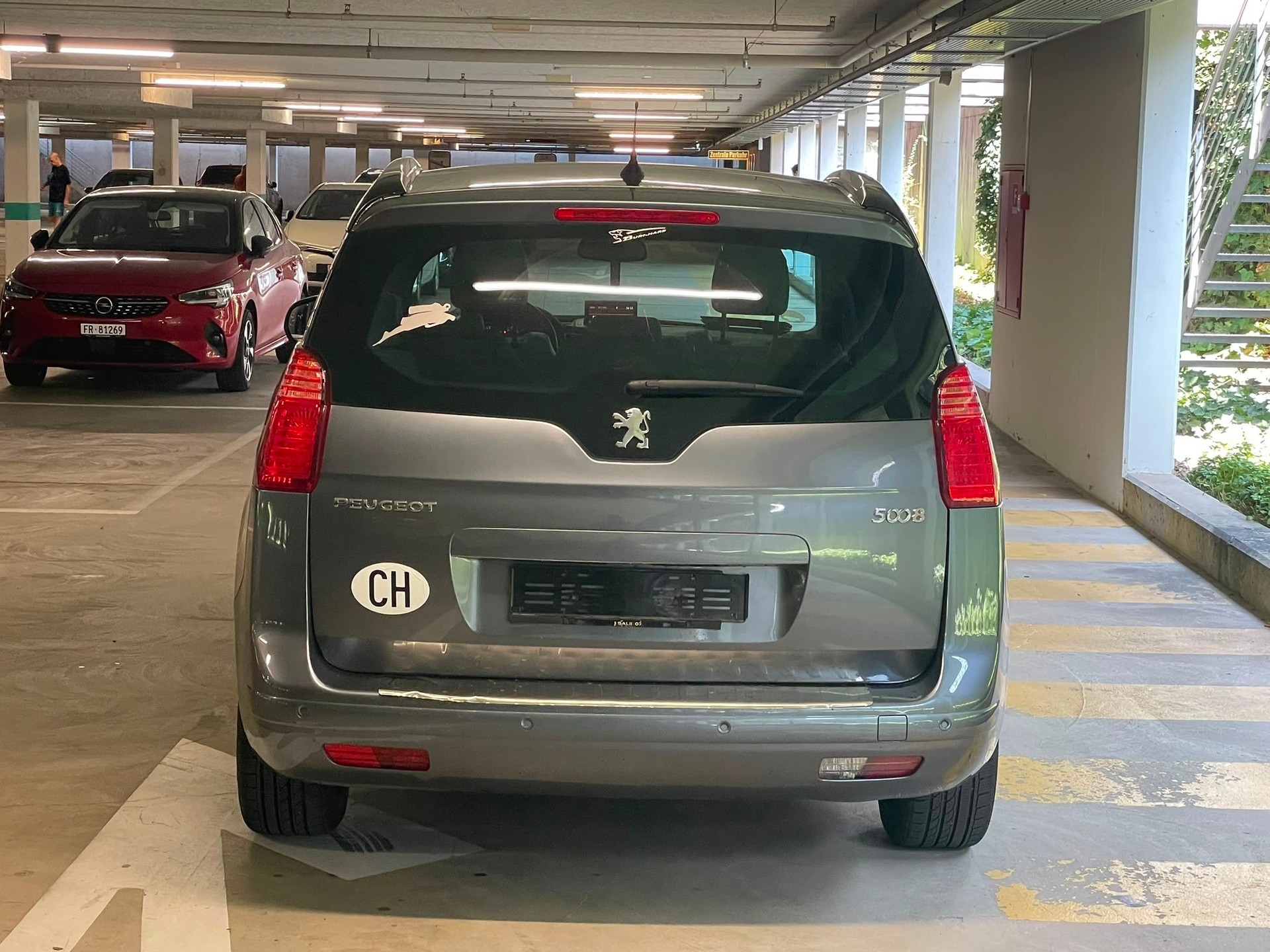 PEUGEOT 5008 1.6 16V T Sport Pack-image-3