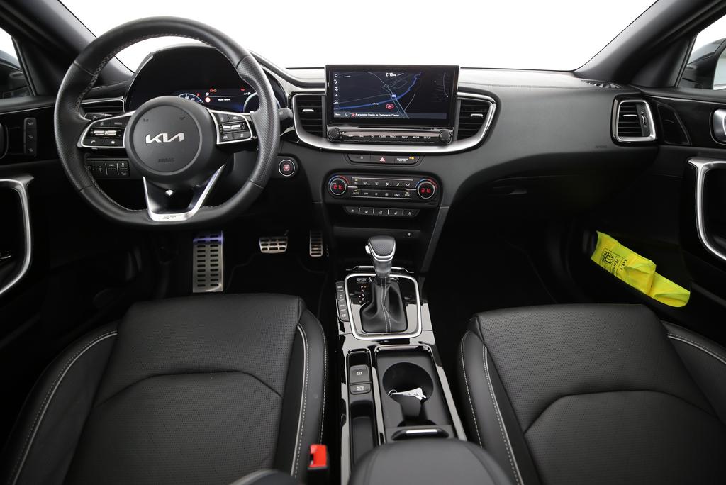 KIA Ceed SW 1.5 T-GDi MHEV GT-Line-image-8
