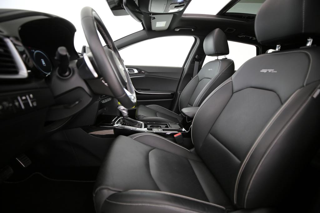 KIA Ceed SW 1.5 T-GDi MHEV GT-Line-showroom-element-2