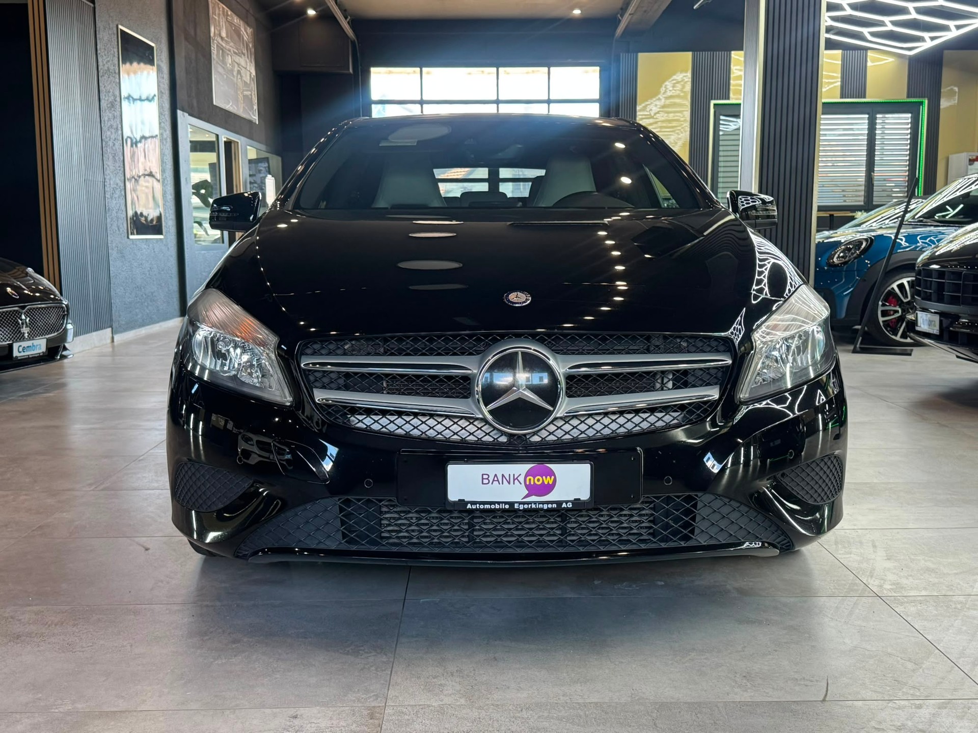MERCEDES-BENZ A 180 Urban-image-1