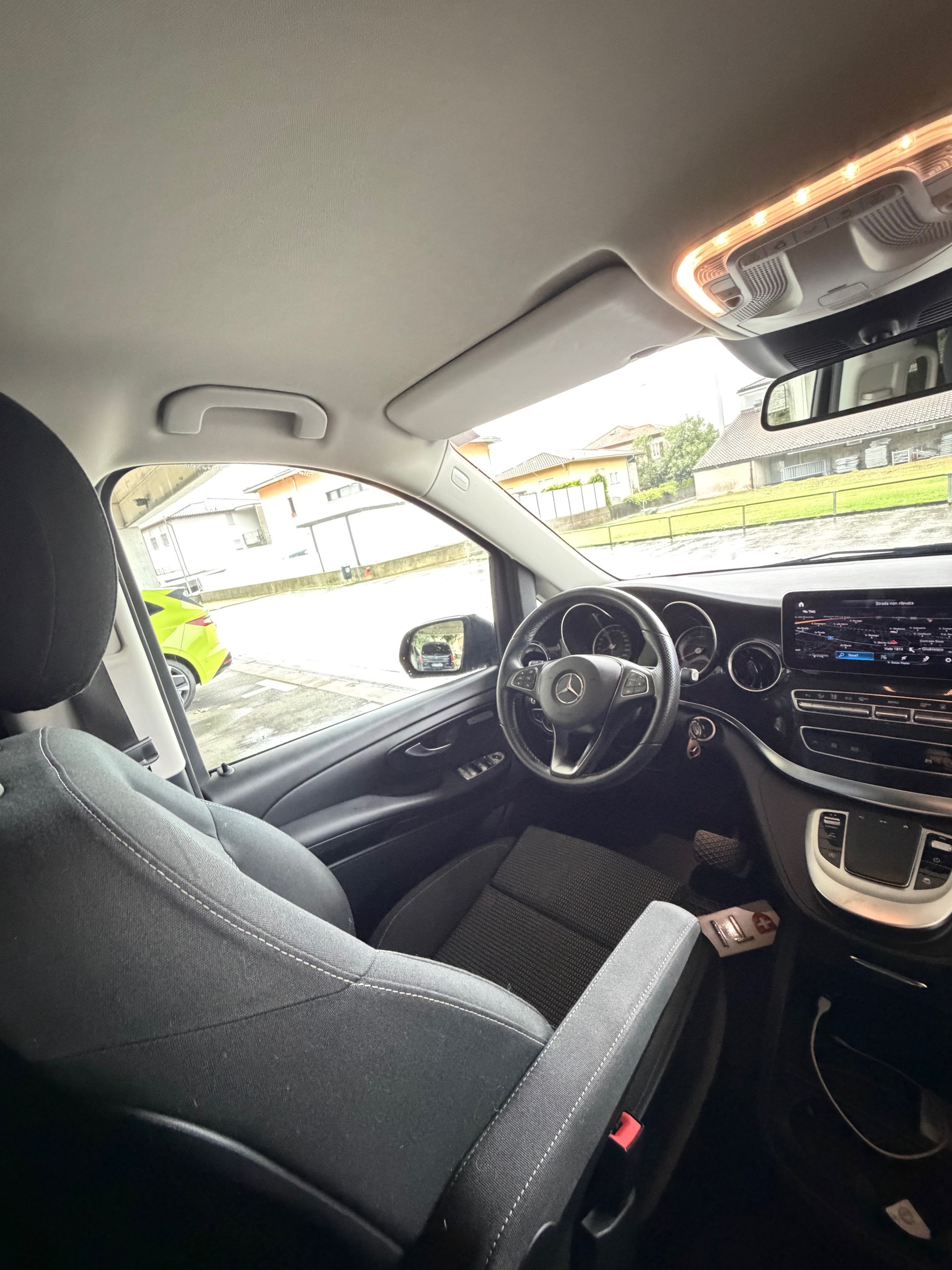 MERCEDES-BENZ V 250 d kompakt 4Matic 9G-Tronic-image-5