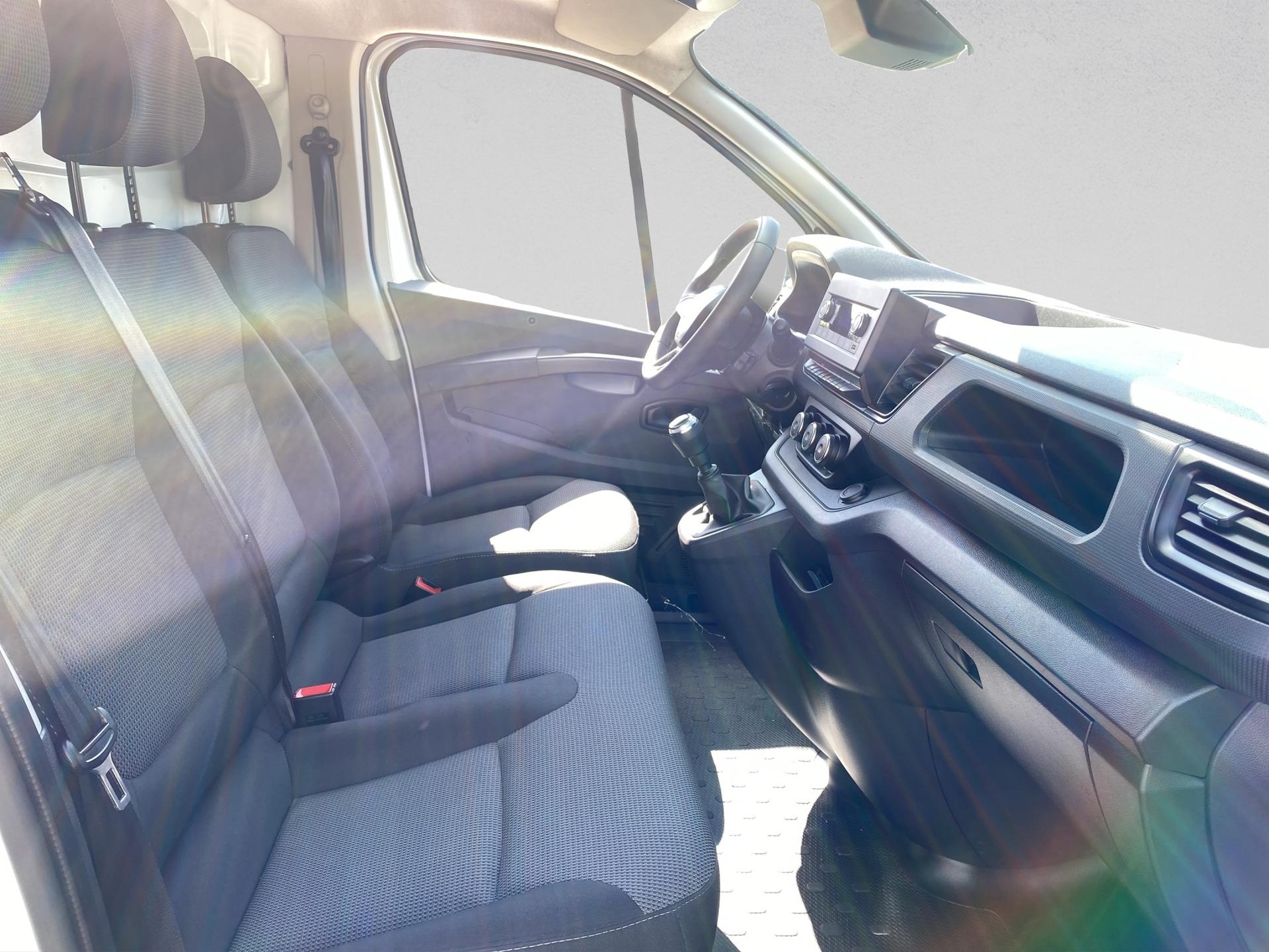 RENAULT Trafic 2.0 Blue dCi 130 Advance L1H1 EN-image-16