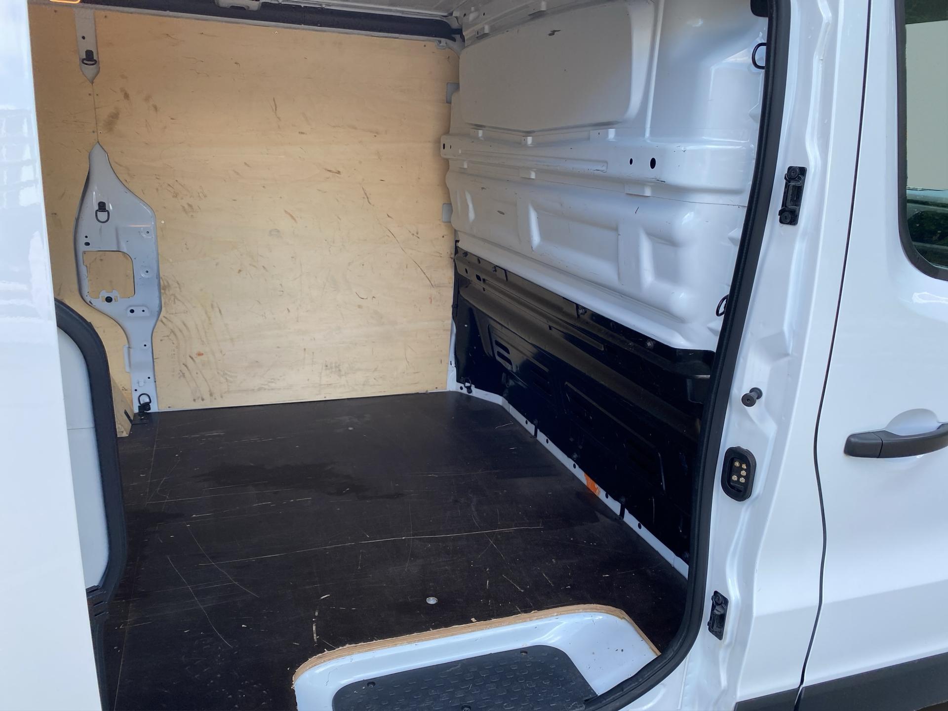 RENAULT Trafic 2.0 Blue dCi 130 Advance L1H1 EN-image-24
