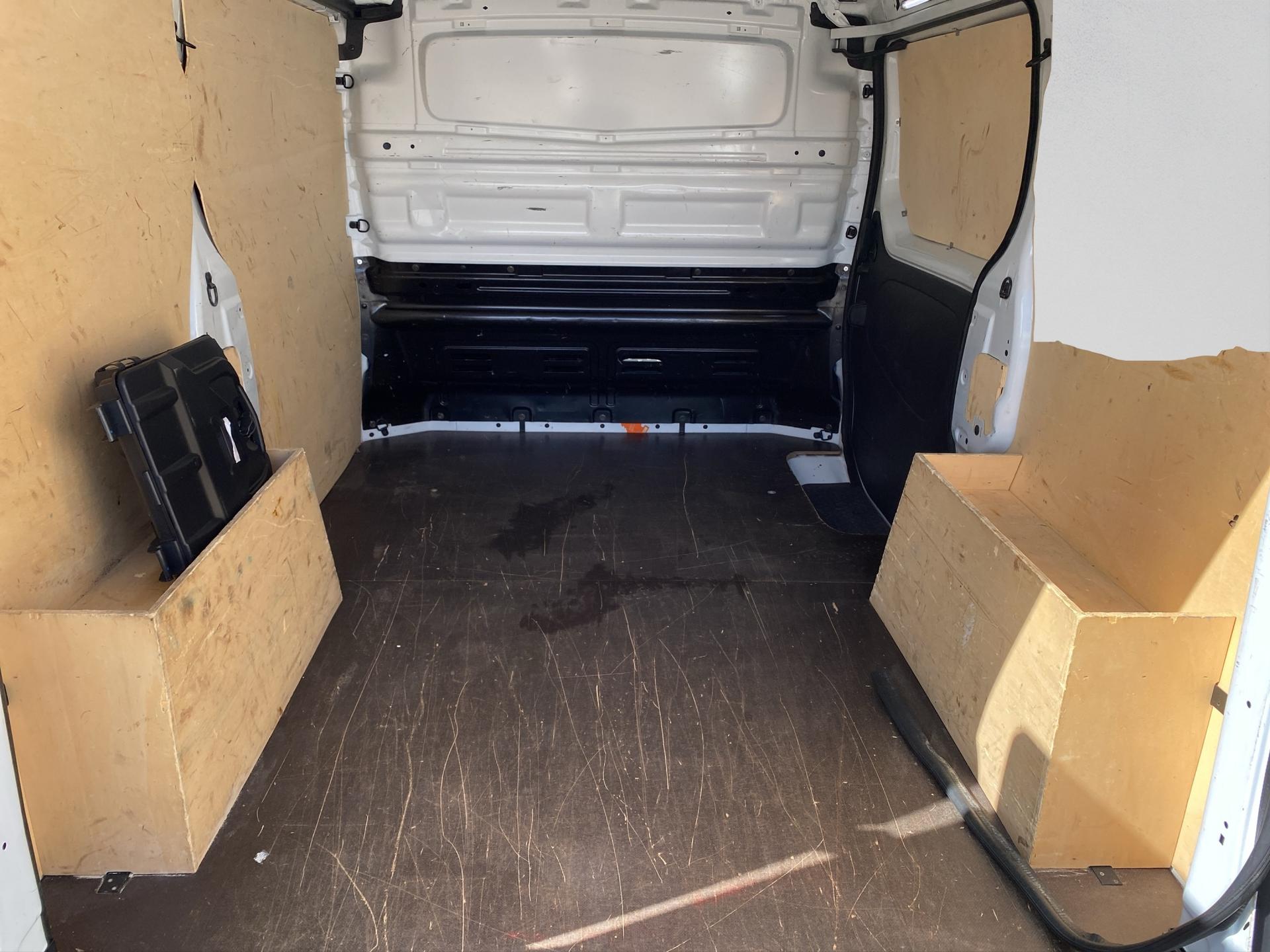 RENAULT Trafic 2.0 Blue dCi 130 Advance L1H1 EN-image-15