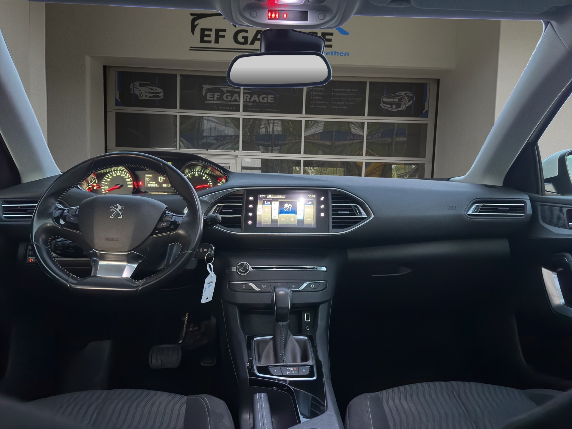 PEUGEOT 308 SW 1.6 BlueHDI Active Automatic-image-14