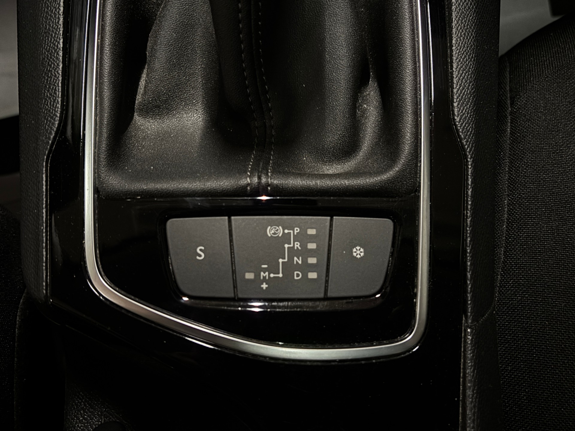 PEUGEOT 308 SW 1.6 BlueHDI Active Automatic-image-18