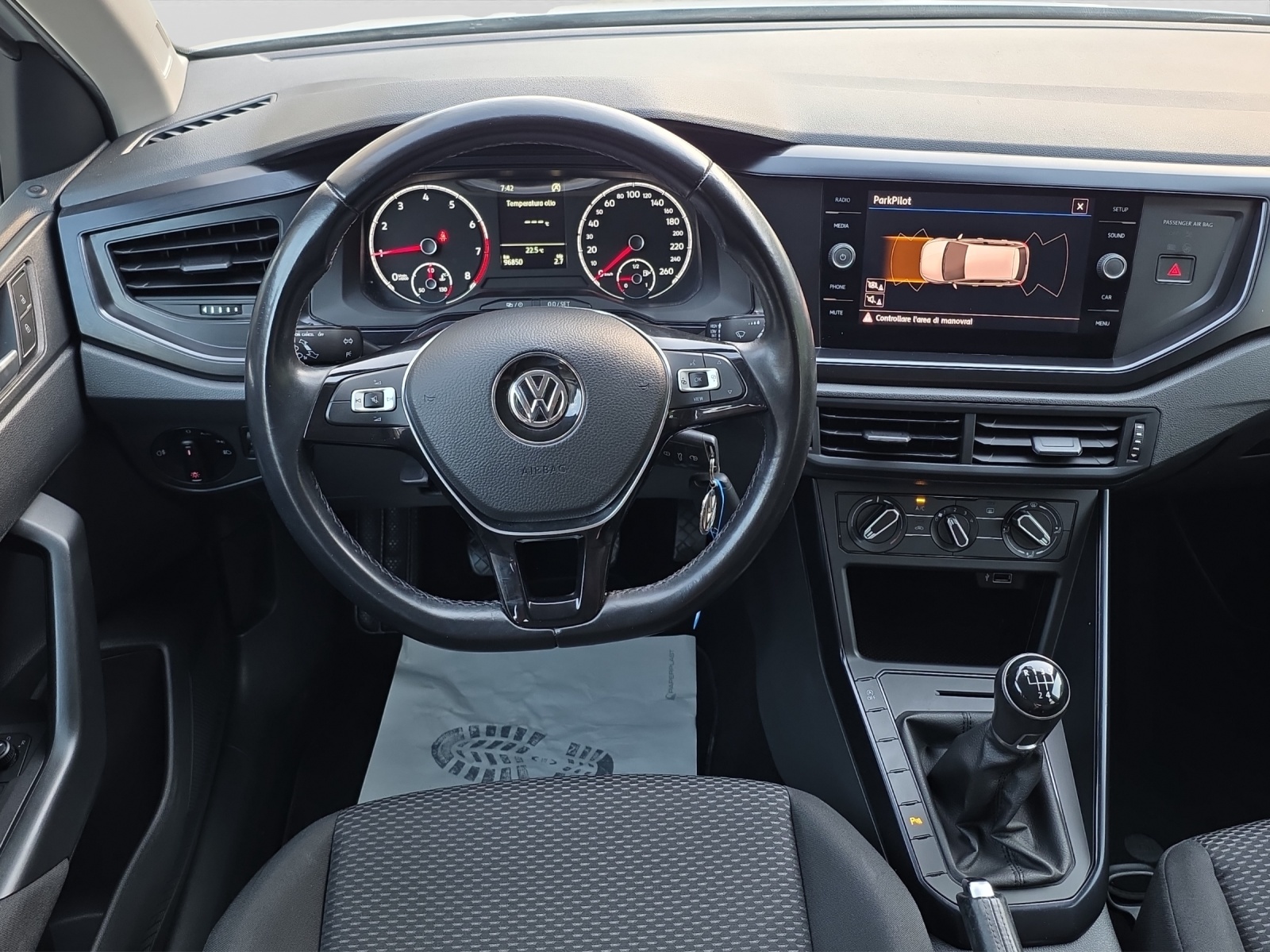 VW Polo 1.0 BMT Trendline-image-8