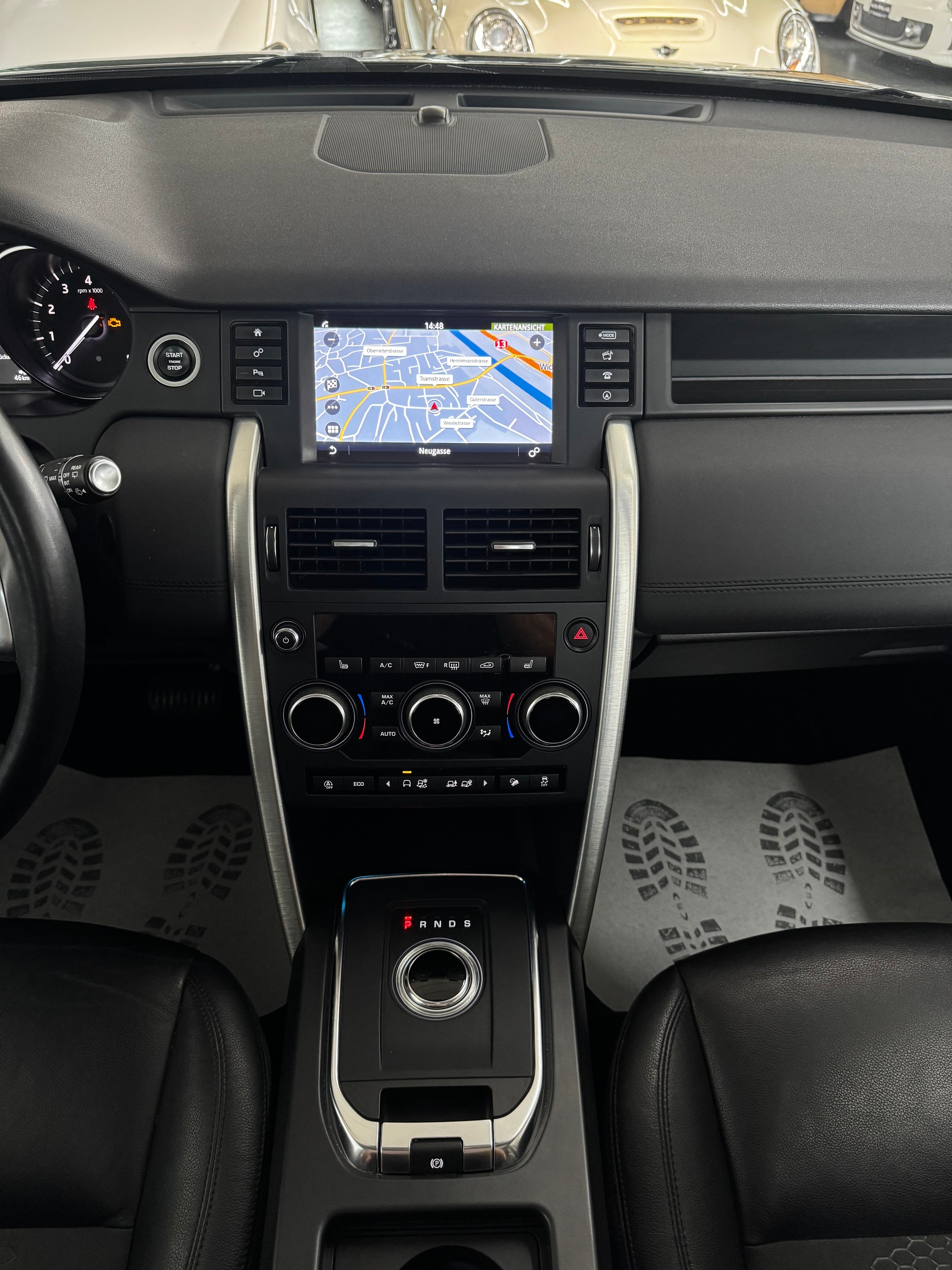 LAND ROVER Discovery Sport 2.0 Si4 Pure AT9-image-14