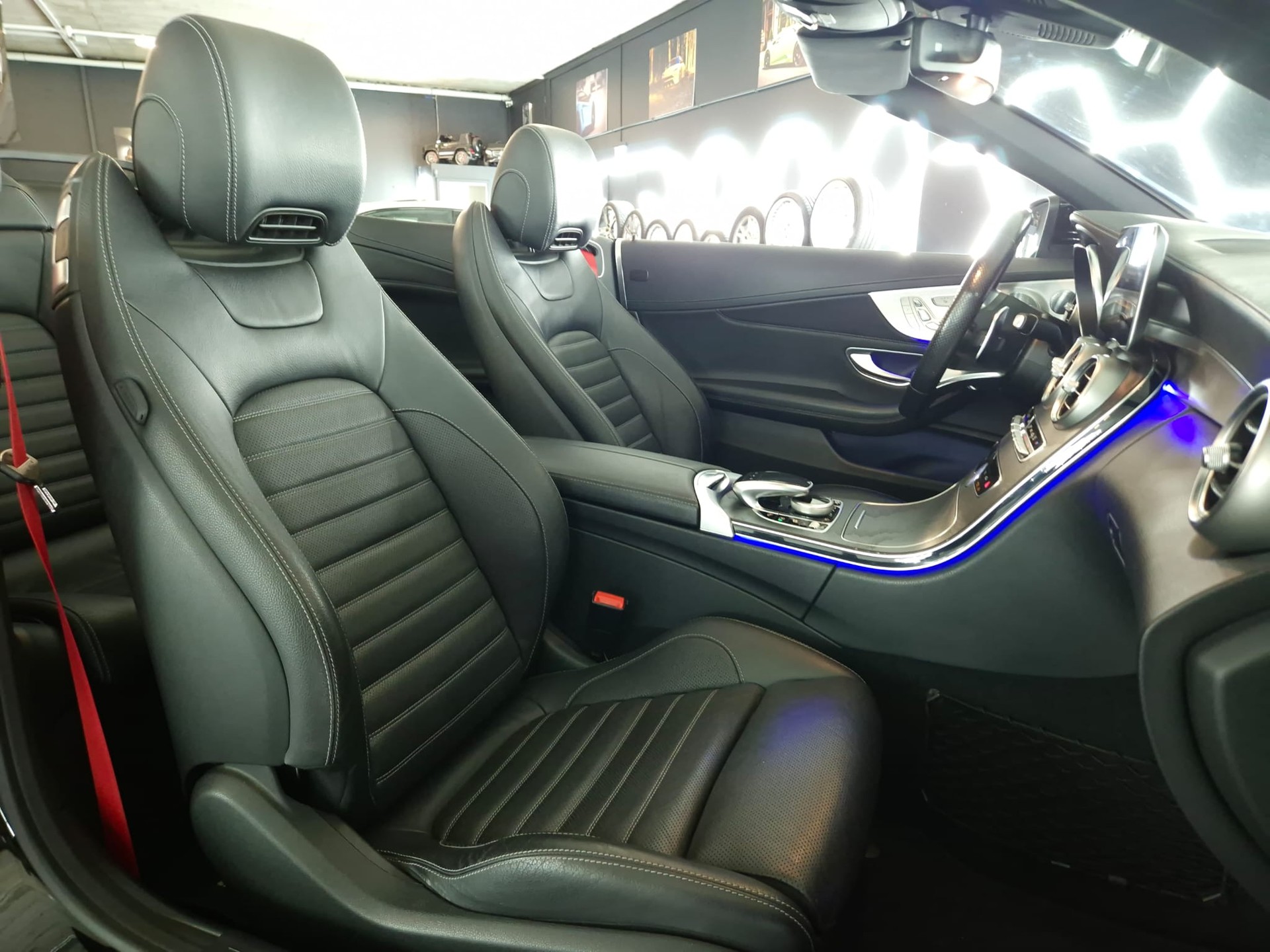 MERCEDES-BENZ C 43 Cabriolet AMG 4Matic 9G-Tronic-image-29