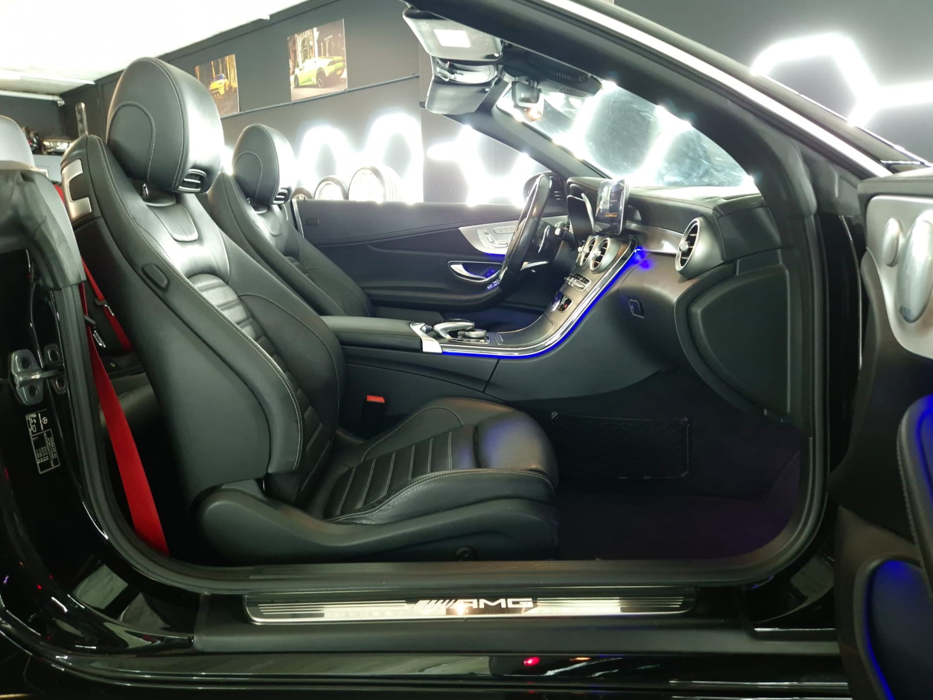 MERCEDES-BENZ C 43 Cabriolet AMG 4Matic 9G-Tronic-image-28