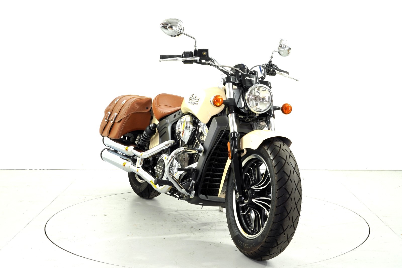 INDIAN Scout ABS-showroom-element-1
