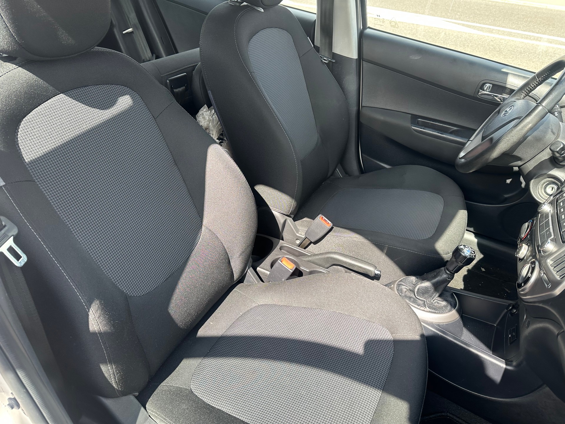HYUNDAI i20 1.2 Comfort-image-7