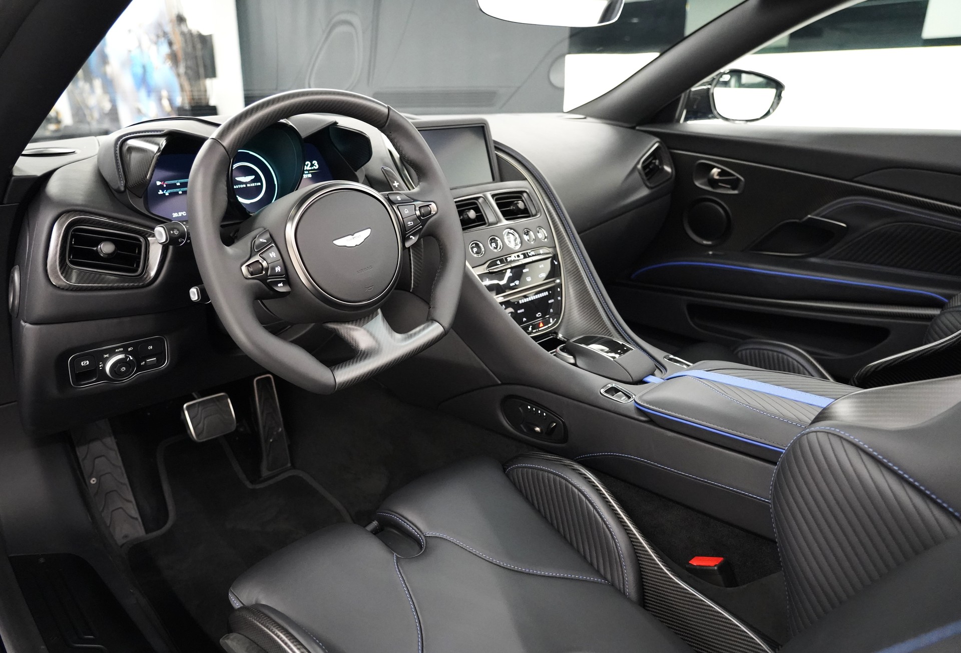 ASTON MARTIN DBS 770 Volante-image-8
