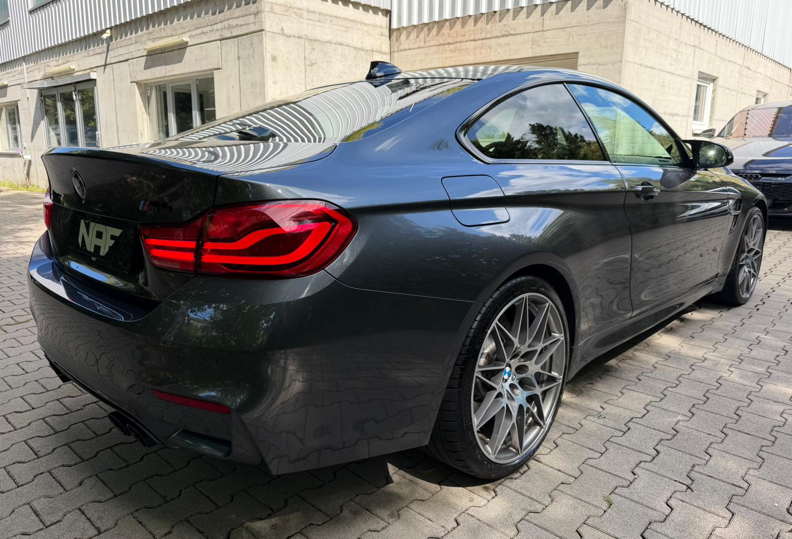 BMW M4 Coupé Competition DKG-image-4