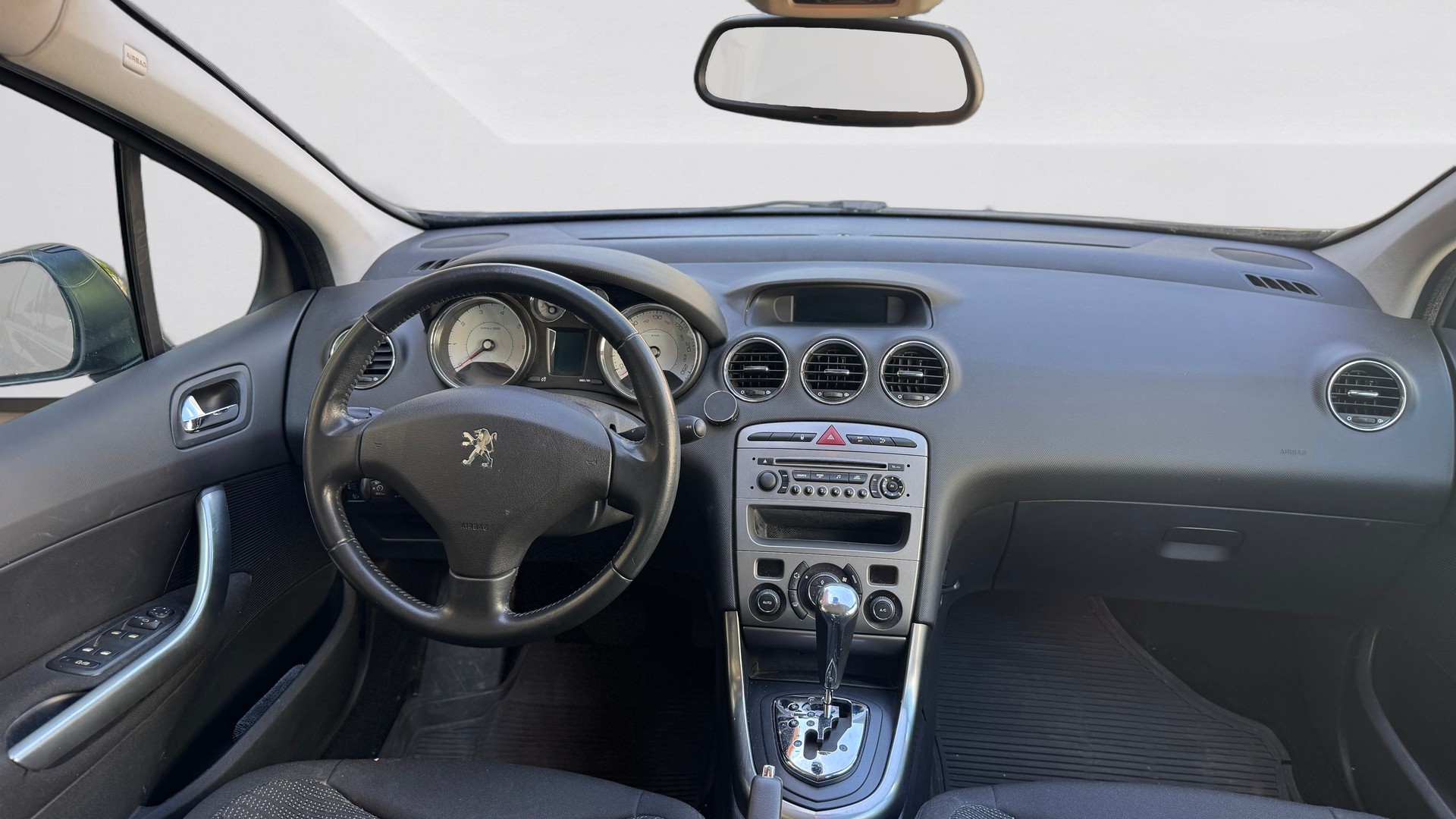 PEUGEOT 308 SW 1.6 16V Turbo-image-15