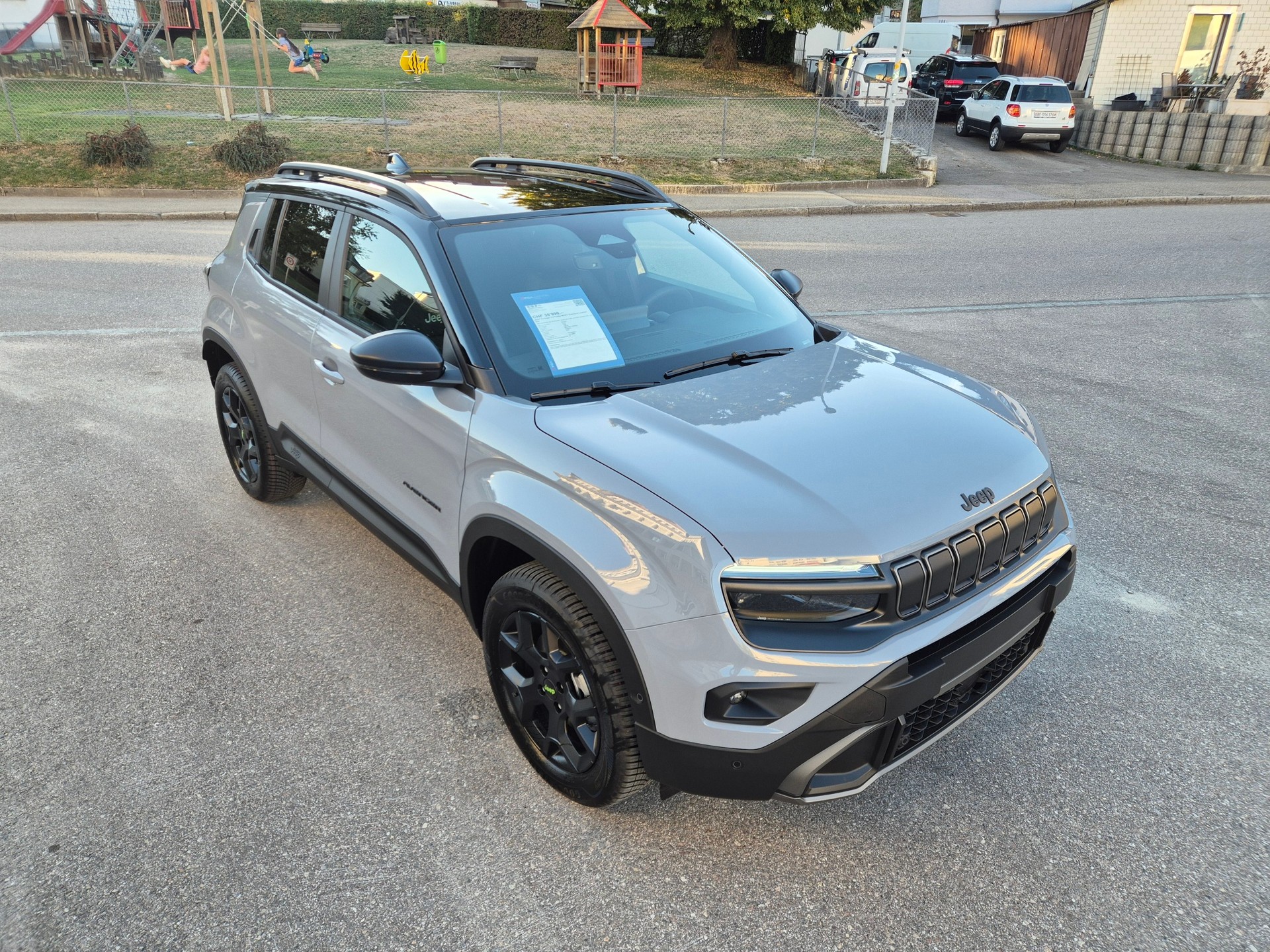 JEEP Avenger 1.2 Turbo MHEV Overland Leather 4xe-image-4