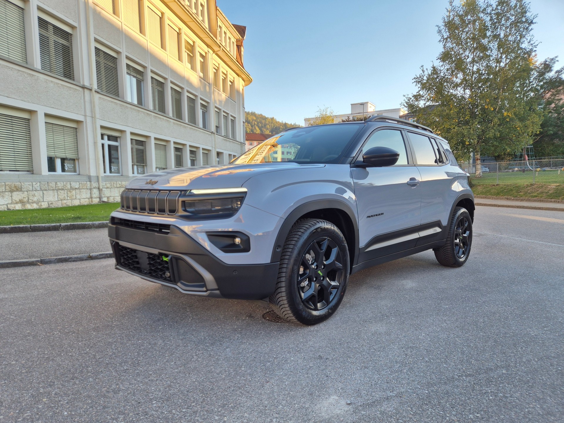 JEEP Avenger 1.2 Turbo MHEV Overland Leather 4xe-image-0