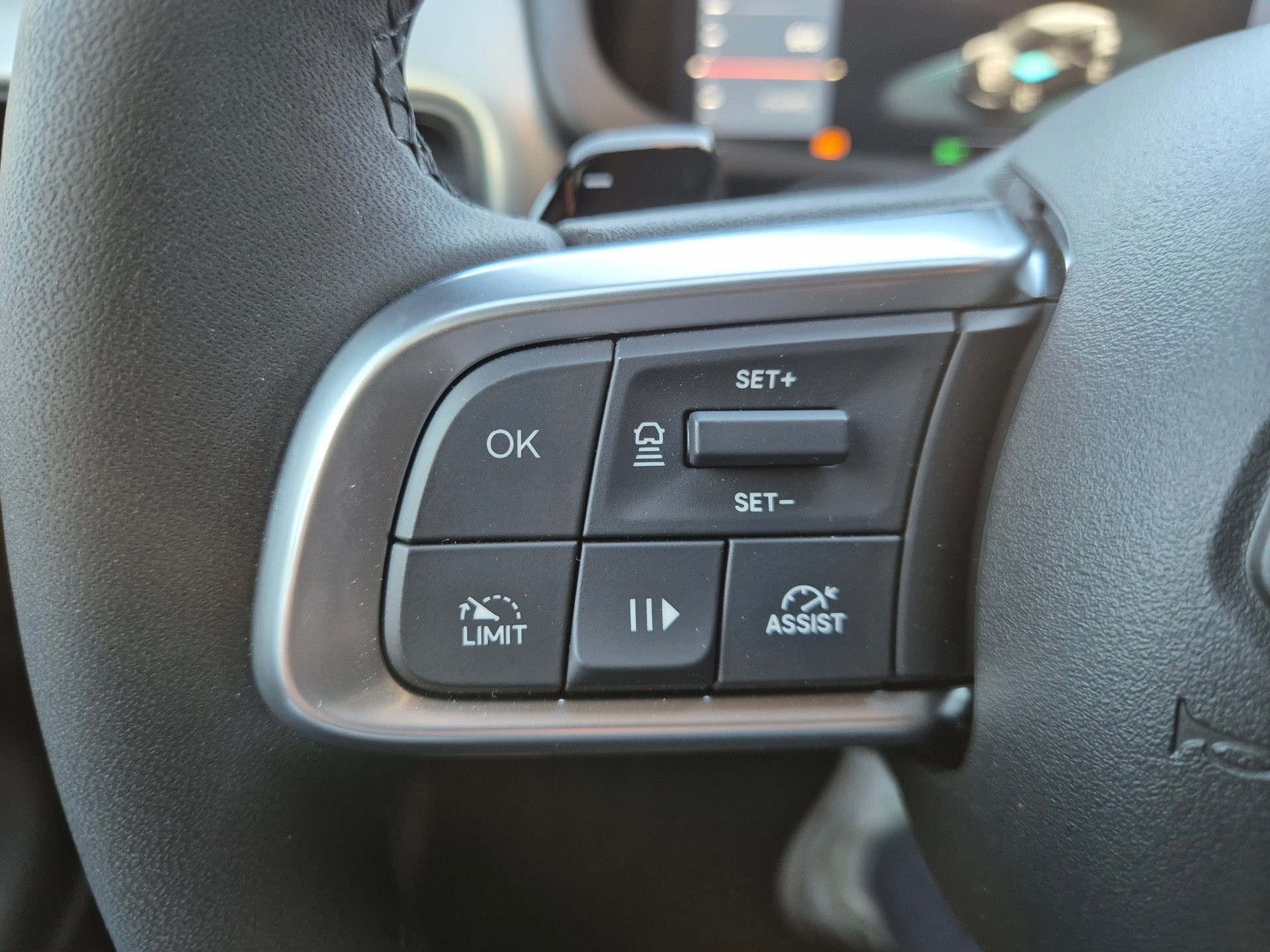 JEEP Avenger 1.2 Turbo MHEV Overland Leather 4xe-image-19