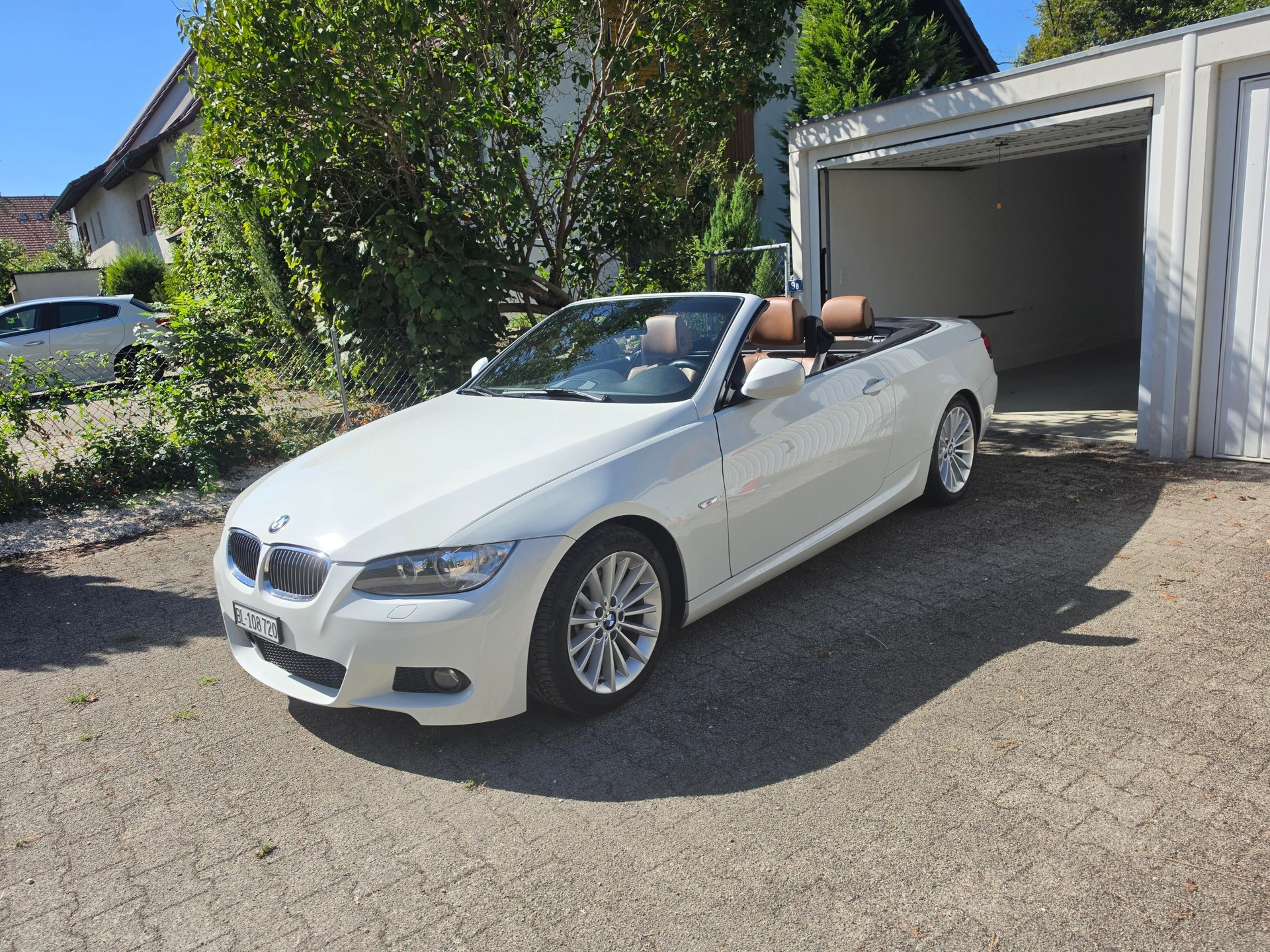 BMW 325i-image-0