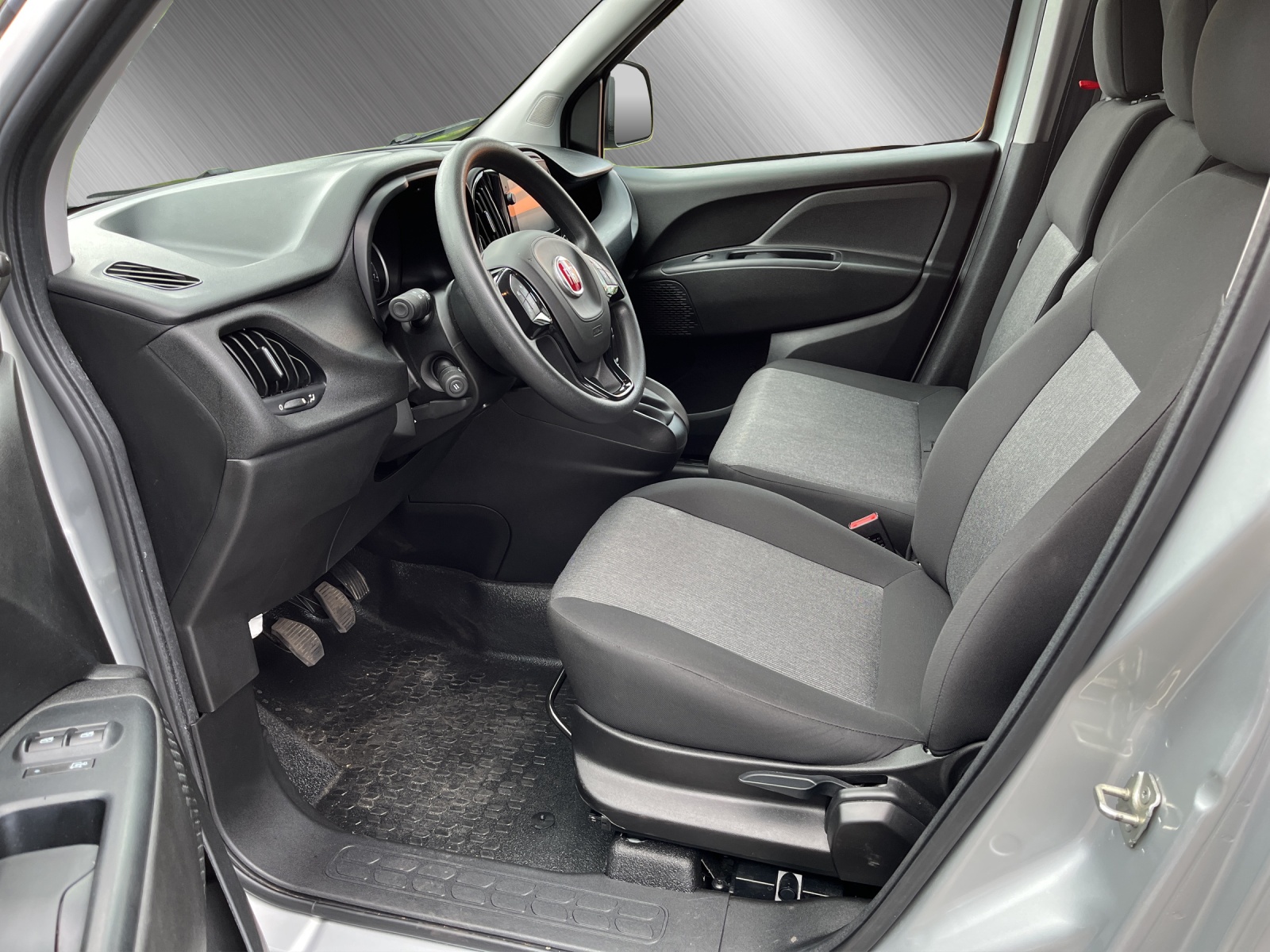FIAT Doblo Cargo L1 1.6 JTD 105 Swiss-image-5