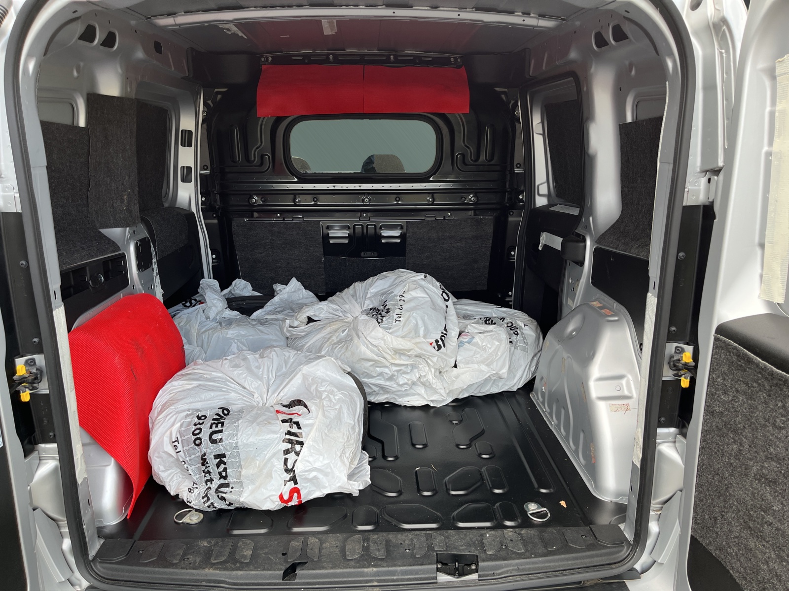 FIAT Doblo Cargo L1 1.6 JTD 105 Swiss-image-8