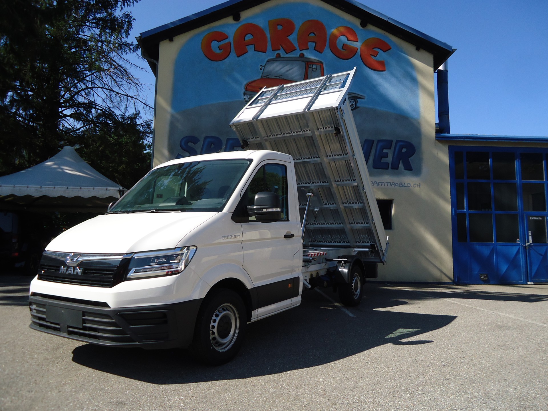 MAN TGE 3.160 4 x 2 - Ponte Ribaltabile 3 Lati in Alluminio - Gancio Traino KG. 3500