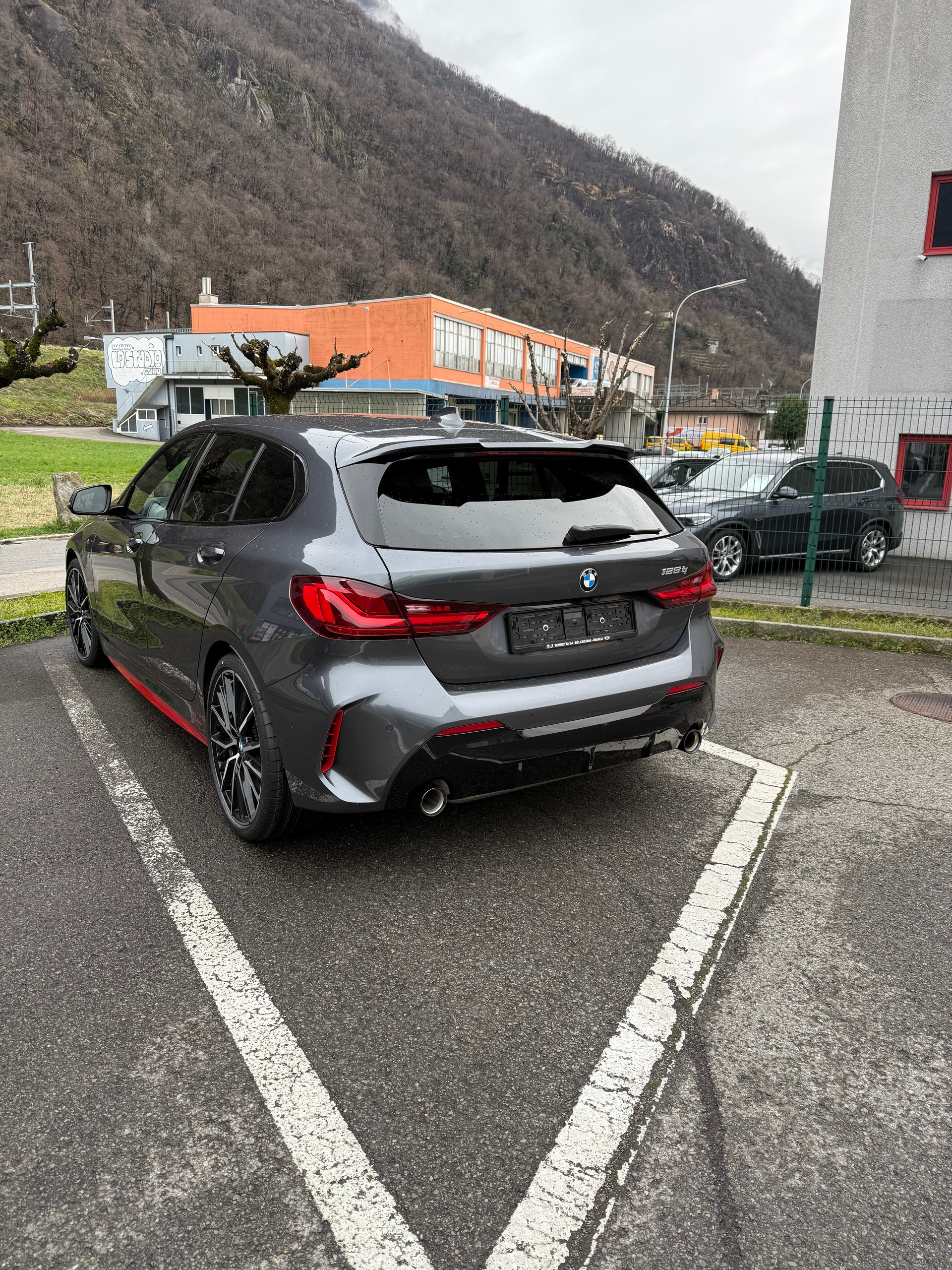 BMW 128ti-image-0
