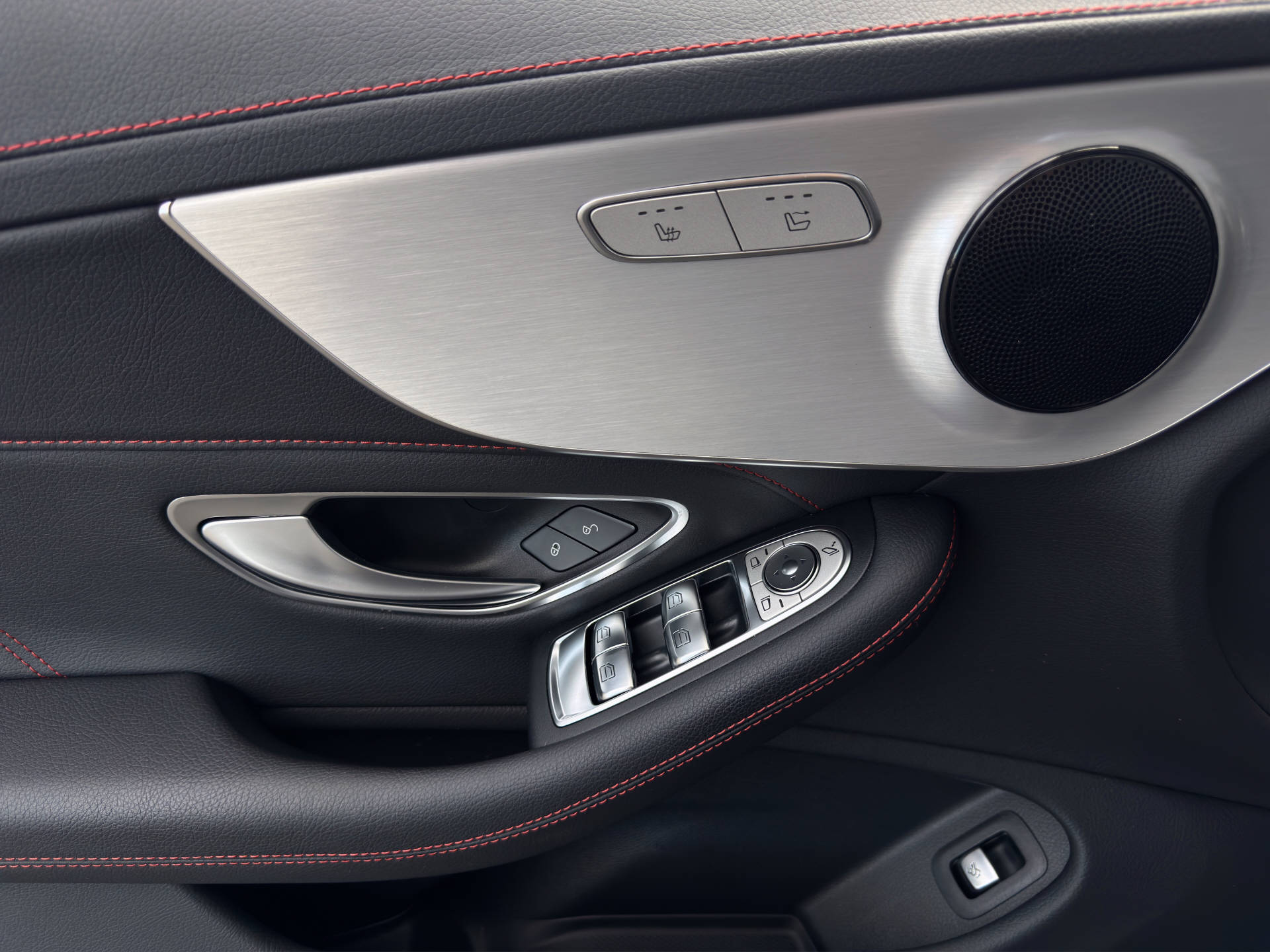 MERCEDES-BENZ C 43 AMG 4matic-image-10