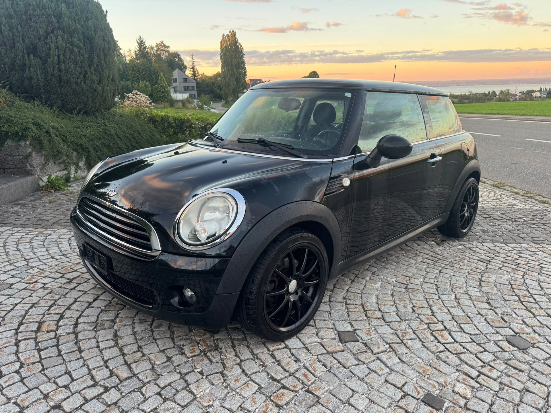 MINI One-image-2