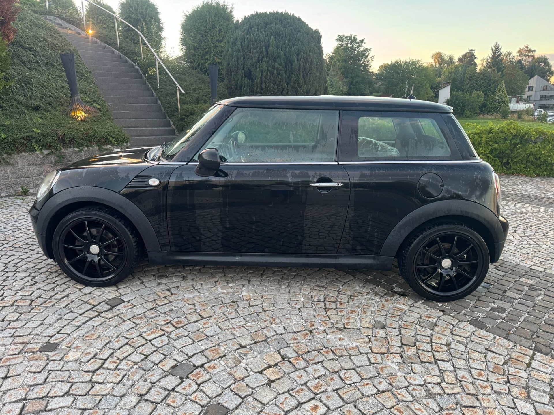 MINI One-image-3