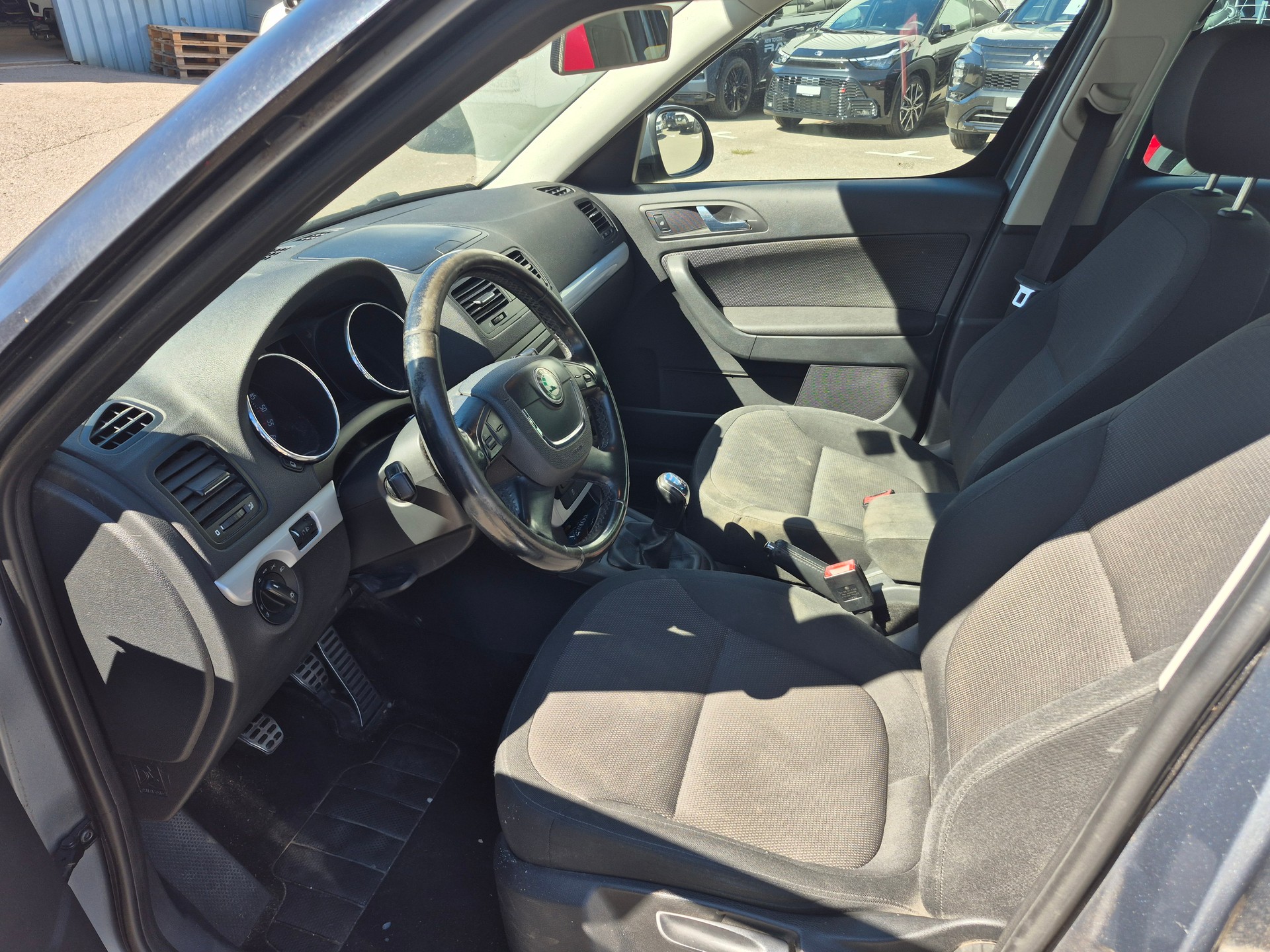 SKODA Yeti 2.0 TDI Experience 4x4-image-6
