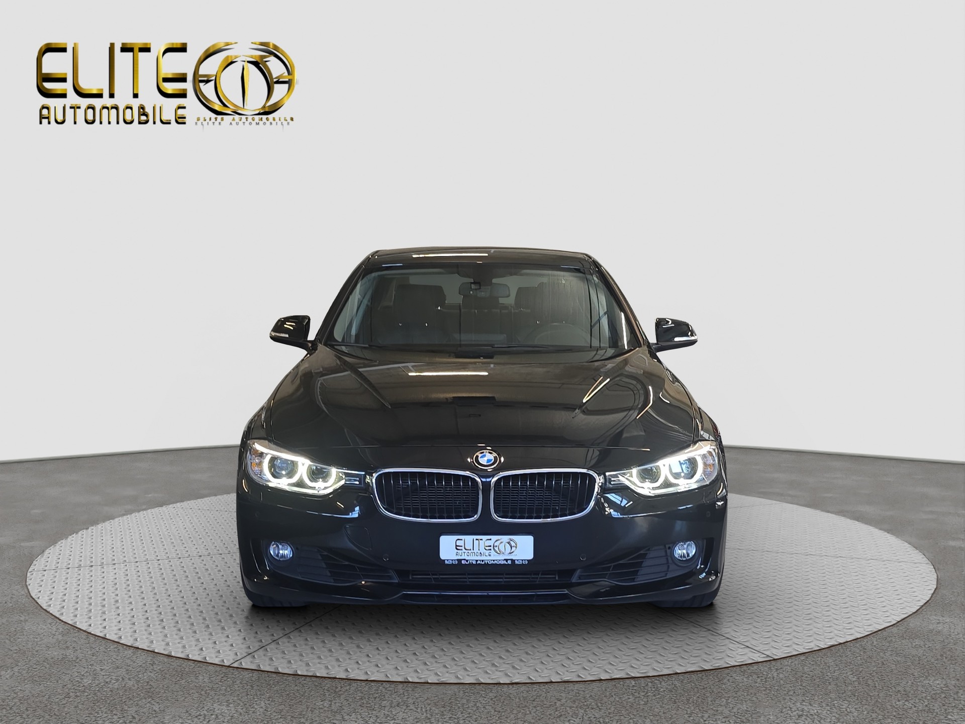 BMW 320i xDrive Steptronic-image-1