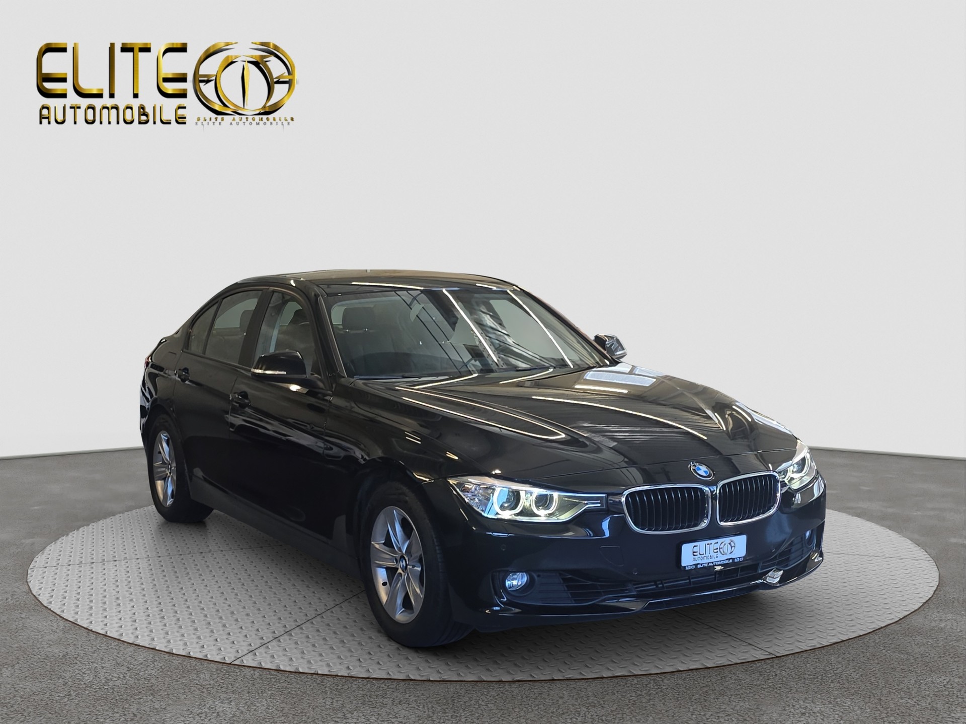 BMW 320i xDrive Steptronic-image-0