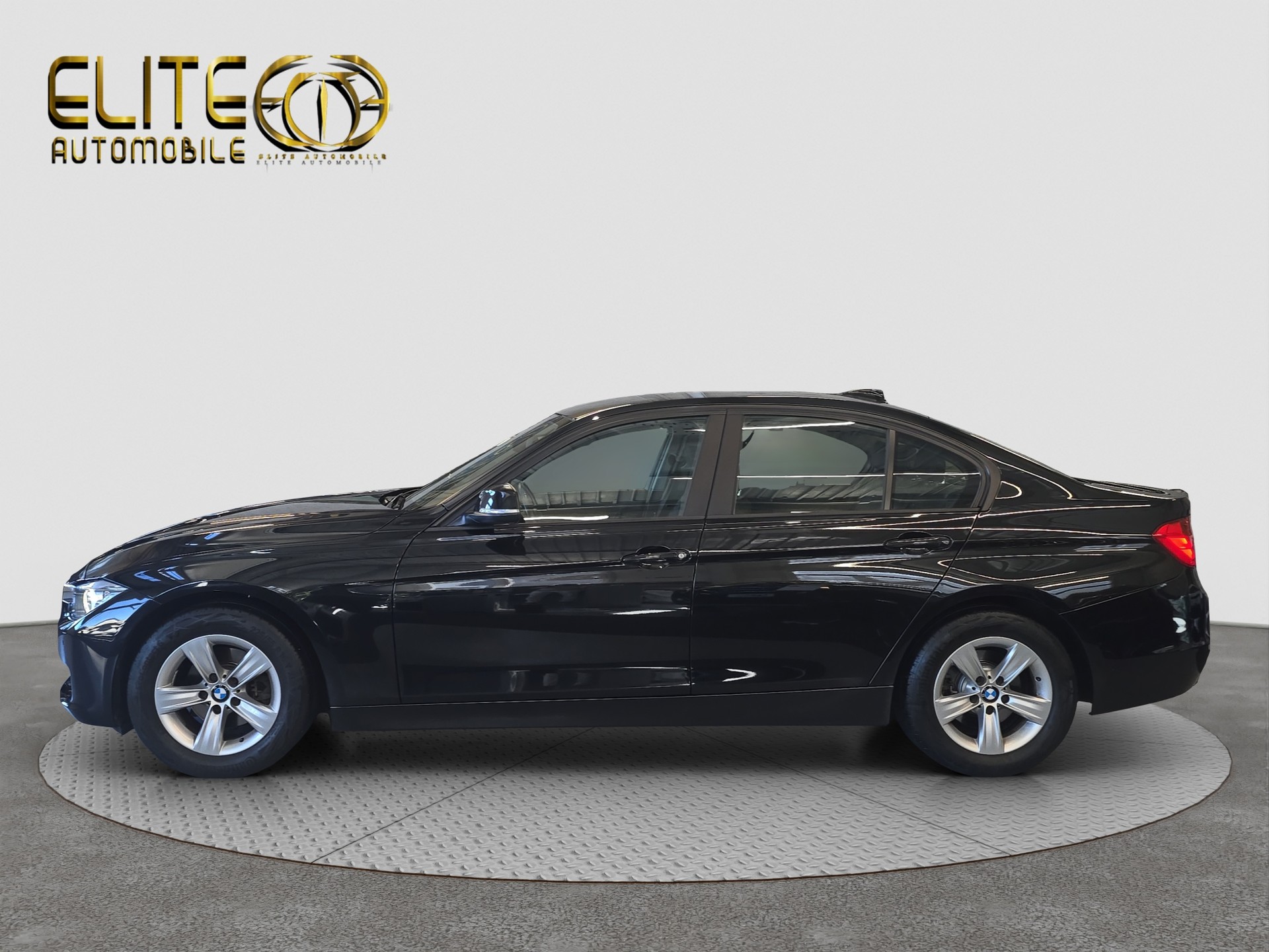 BMW 320i xDrive Steptronic-image-3