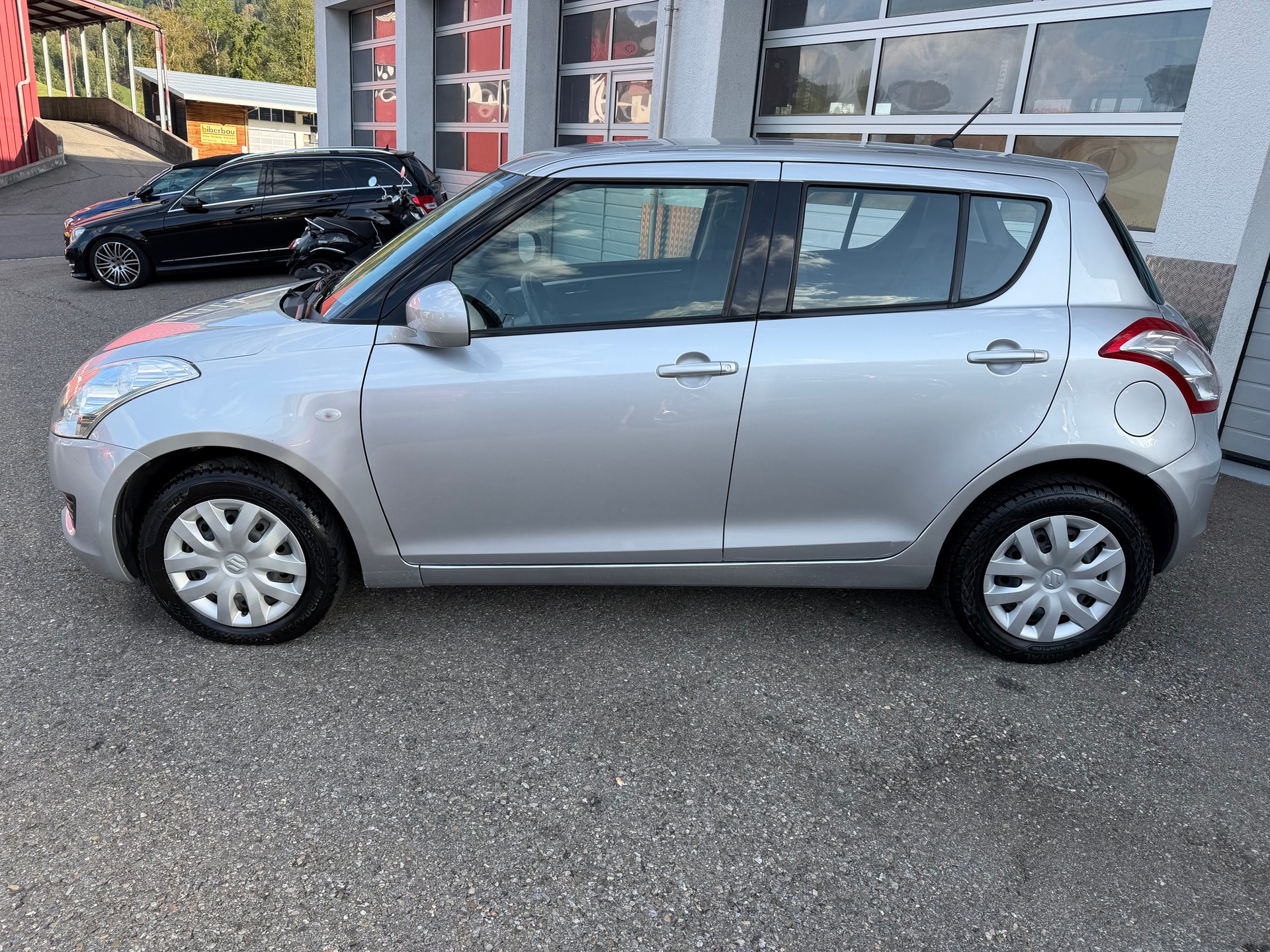 SUZUKI Swift 1.2i 16V GL Top 4x4-image-1