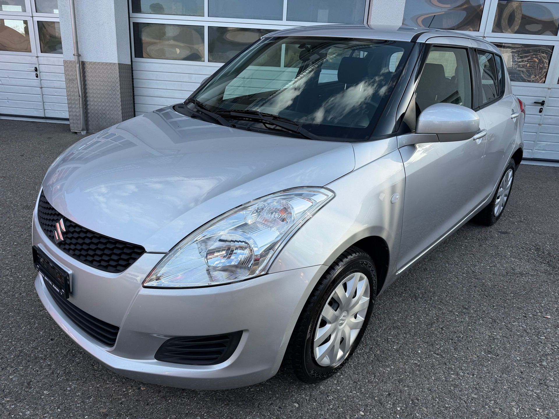 SUZUKI Swift 1.2i 16V GL Top 4x4-image-0