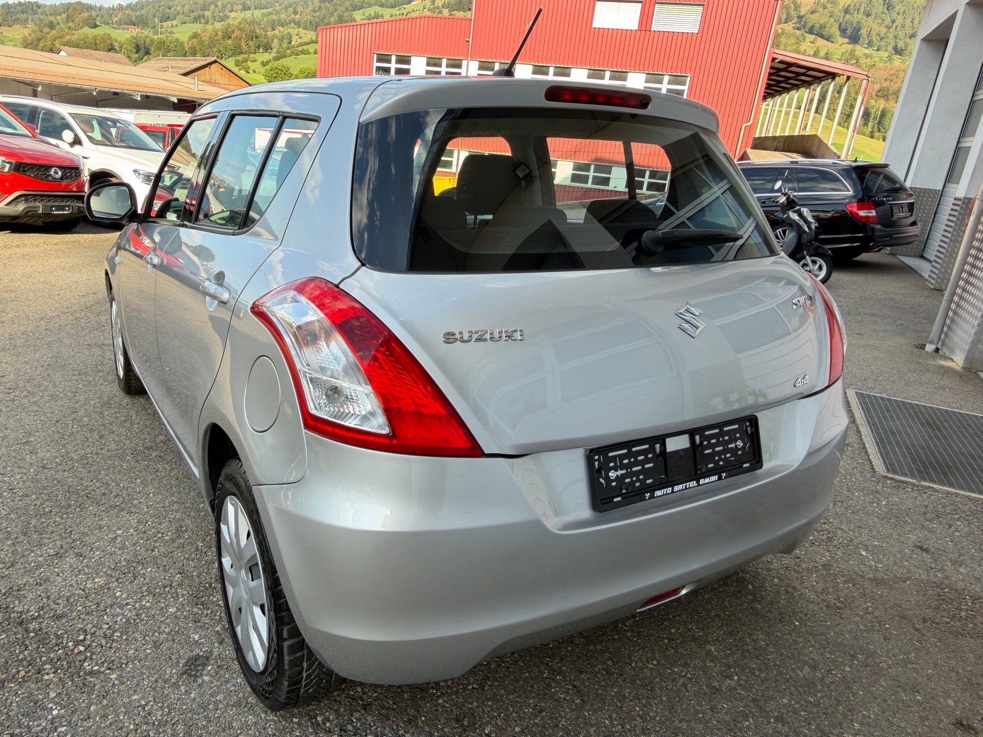 SUZUKI Swift 1.2i 16V GL Top 4x4-image-2